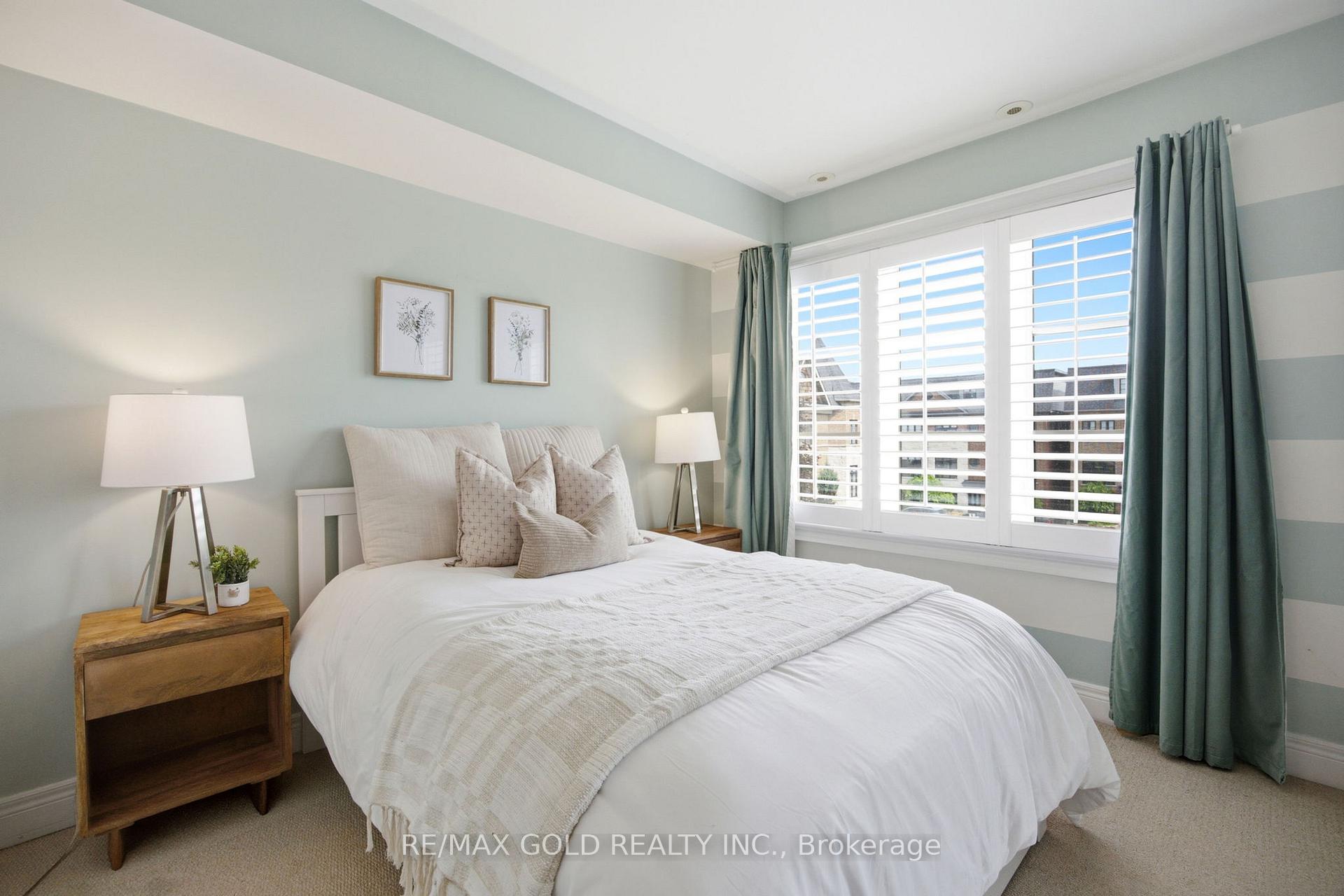 Photo 23 of 71 Cormier Heights, Etobicoke, Mimico — HOMEH