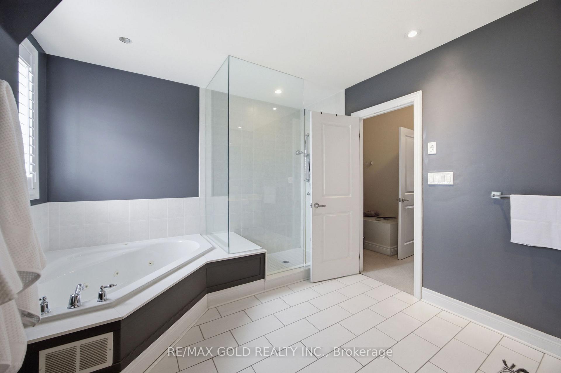 Photo 35 of 71 Cormier Heights, Etobicoke, Mimico — HOMEH
