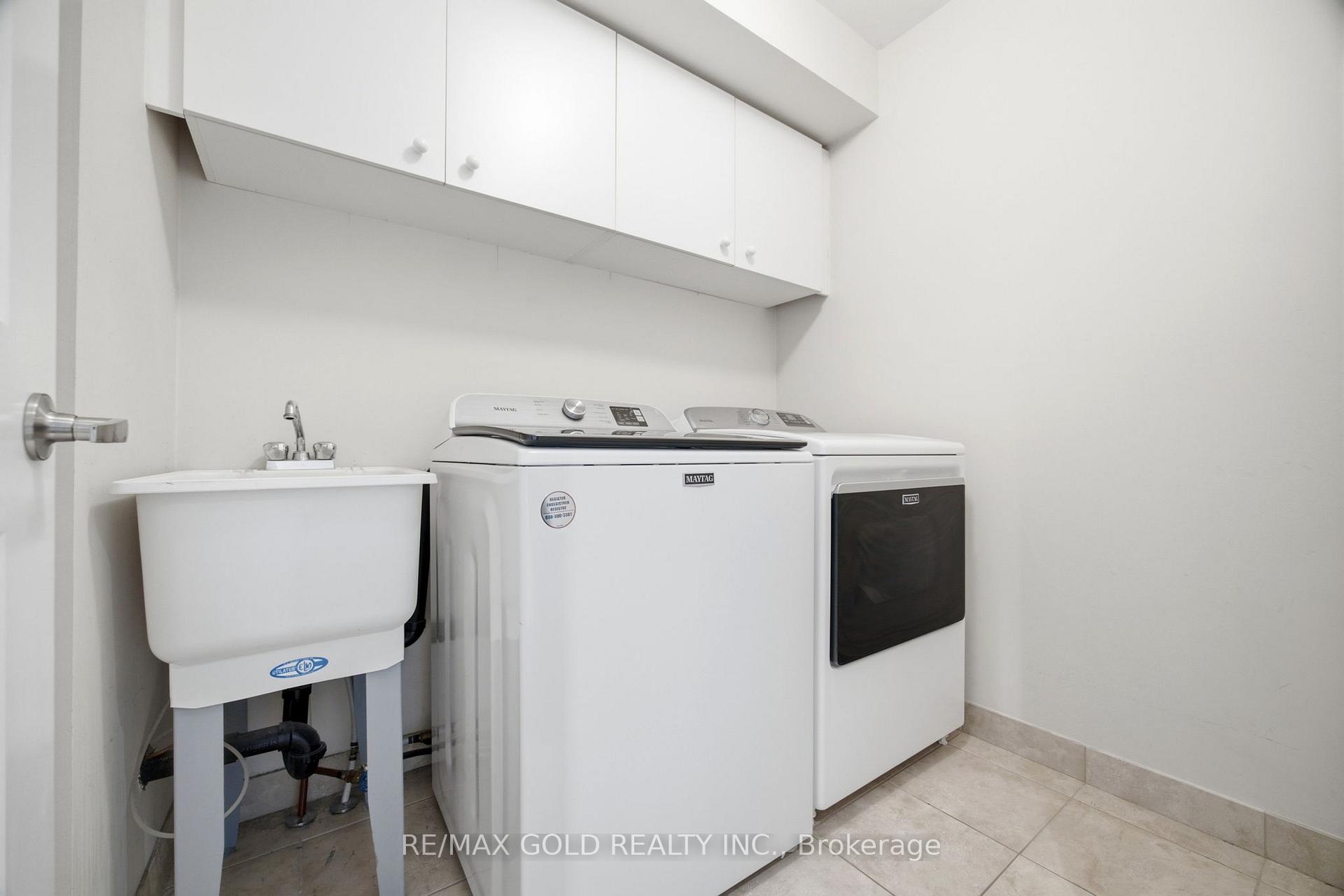Photo 37 of 71 Cormier Heights, Etobicoke, Mimico — HOMEH