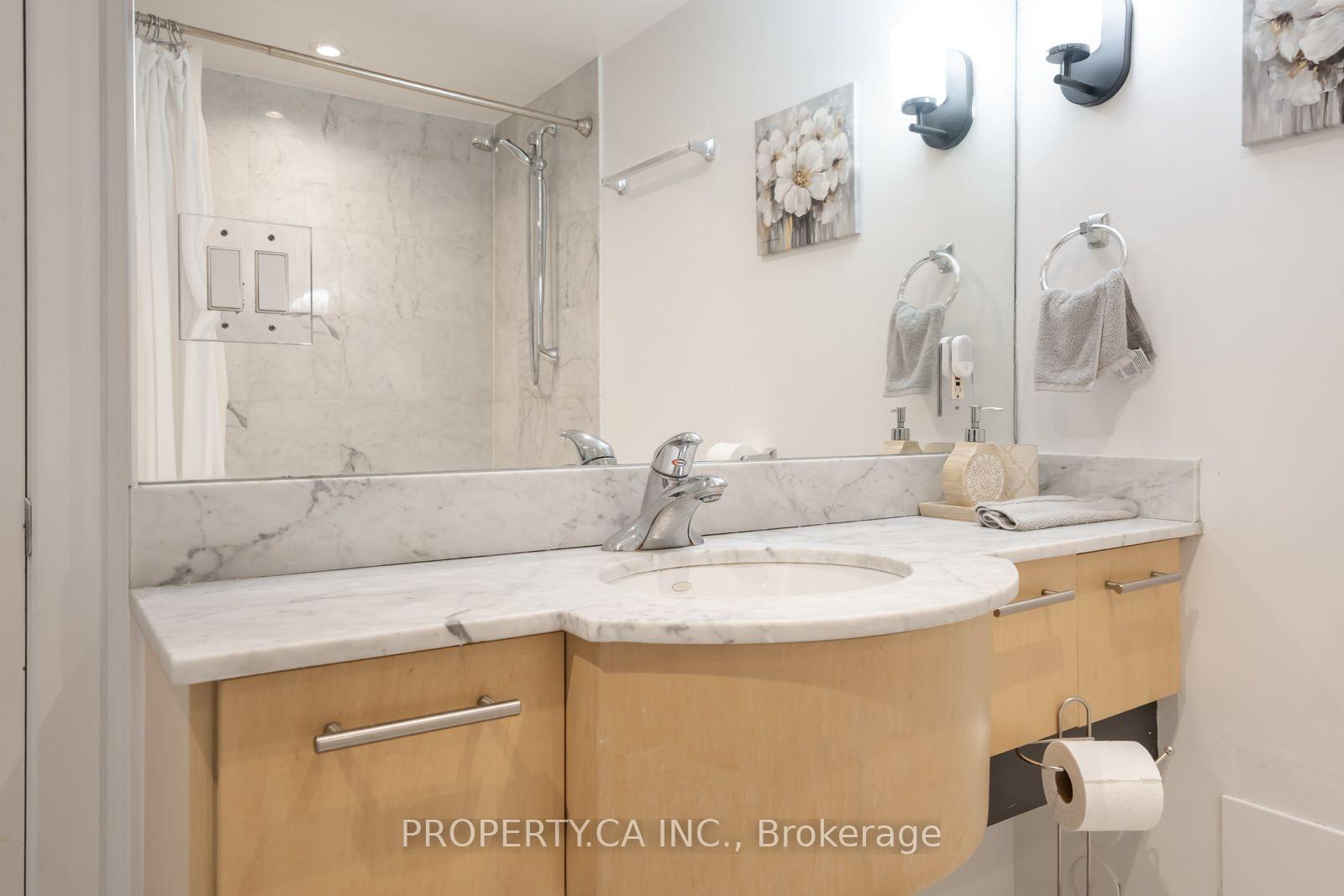 Photo 3 of Unit 401, 350 Wellington Street W, Toronto, Waterfront Communities — HOMEH