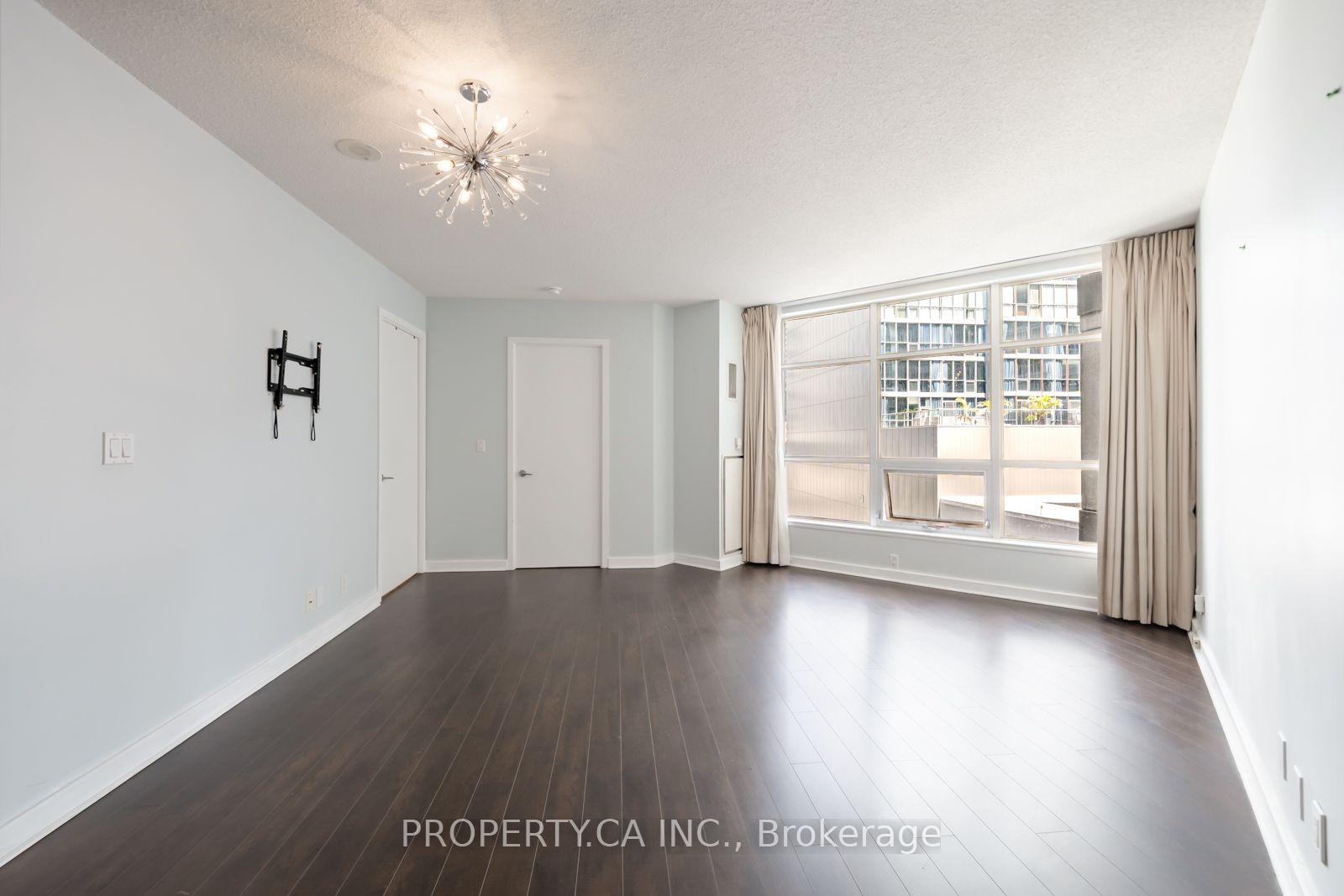 Photo 16 of Unit 401, 350 Wellington Street W, Toronto, Waterfront Communities — HOMEH