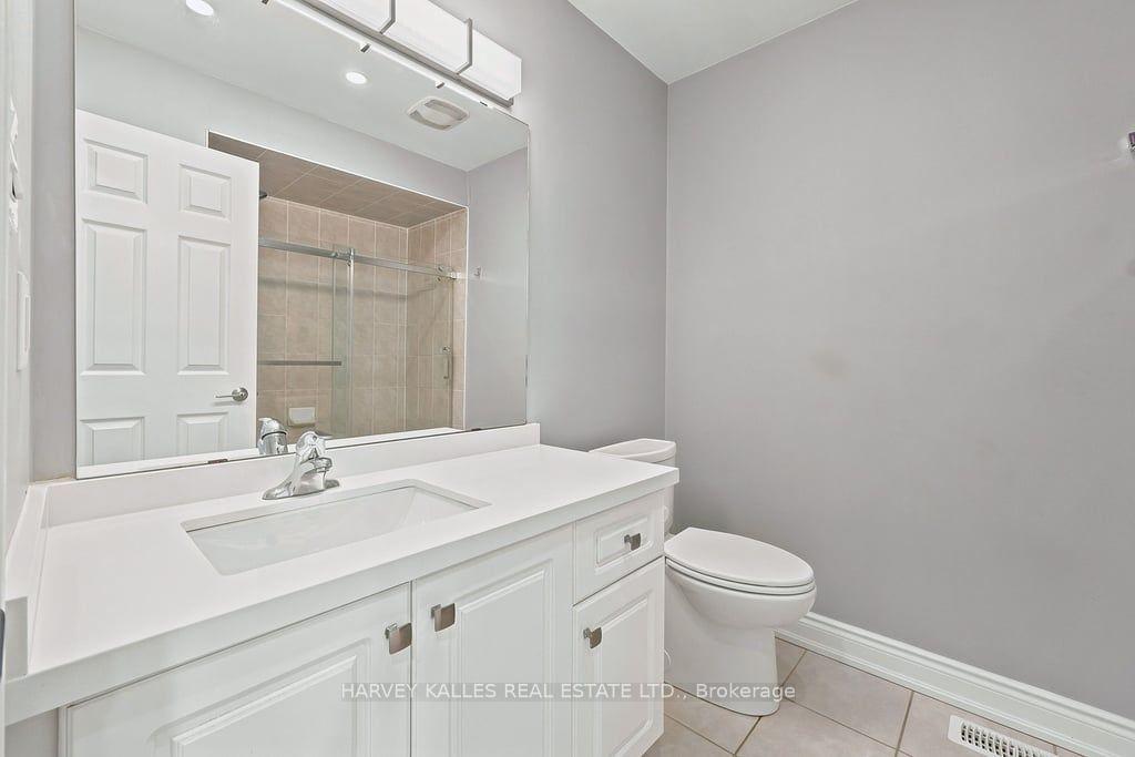 Photo 35 of 2033 Redstone Crescent, Oakville, Westmount — HOMEH