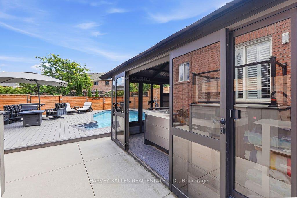 Photo 43 of 2033 Redstone Crescent, Oakville, Westmount — HOMEH