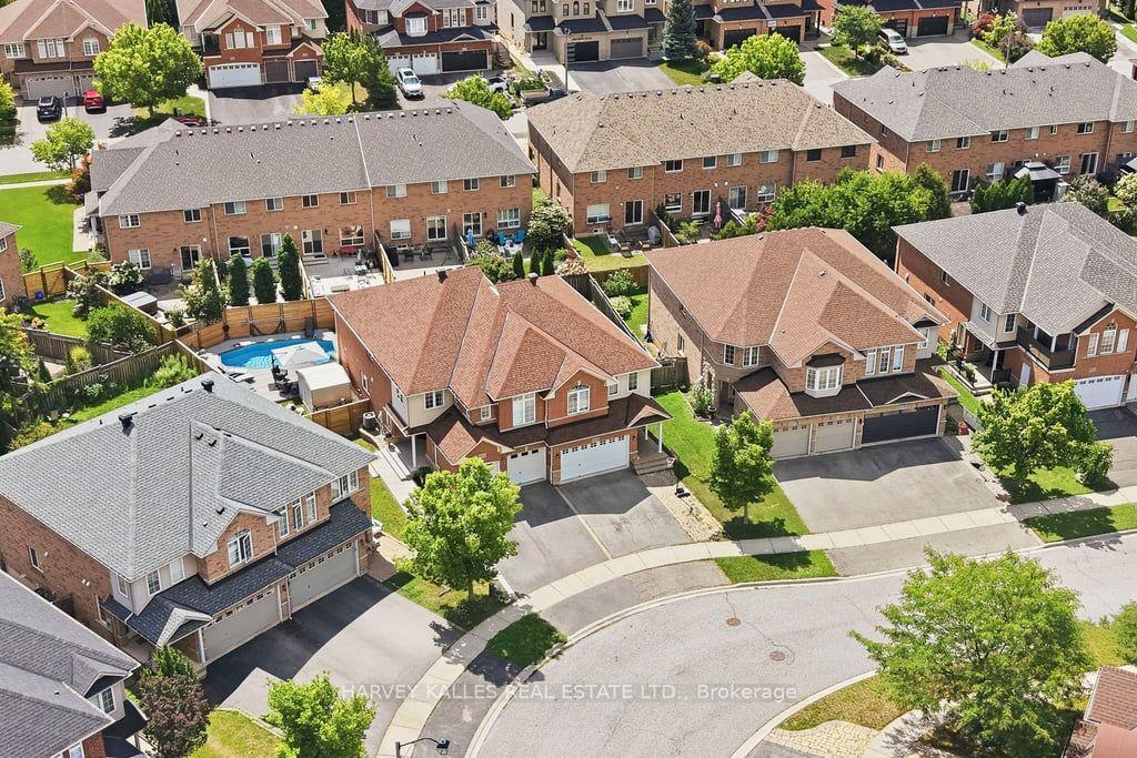 Photo 44 of 2033 Redstone Crescent, Oakville, Westmount — HOMEH