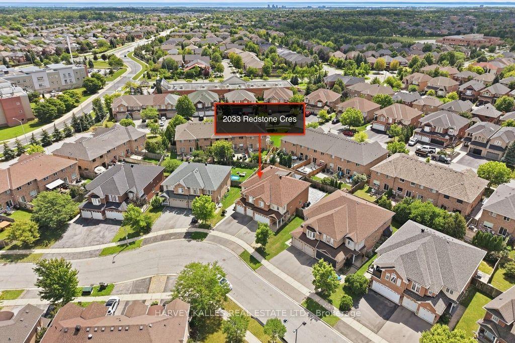 Photo 47 of 2033 Redstone Crescent, Oakville, Westmount — HOMEH