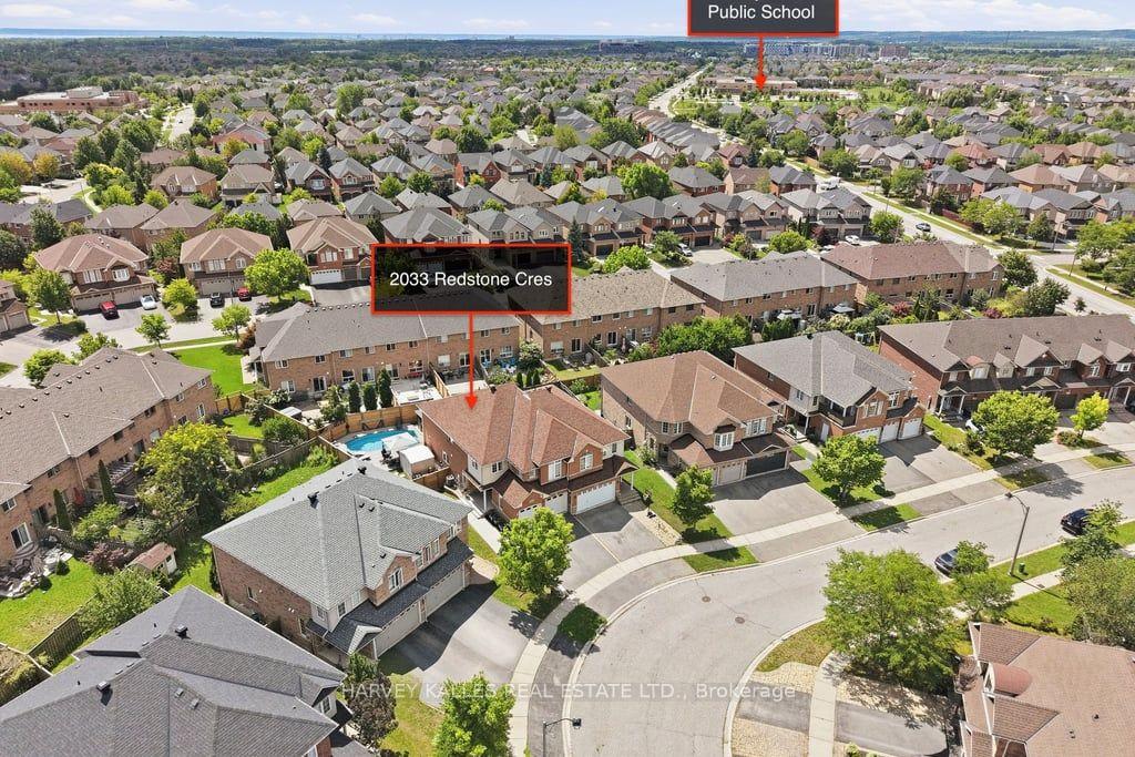 Photo 48 of 2033 Redstone Crescent, Oakville, Westmount — HOMEH