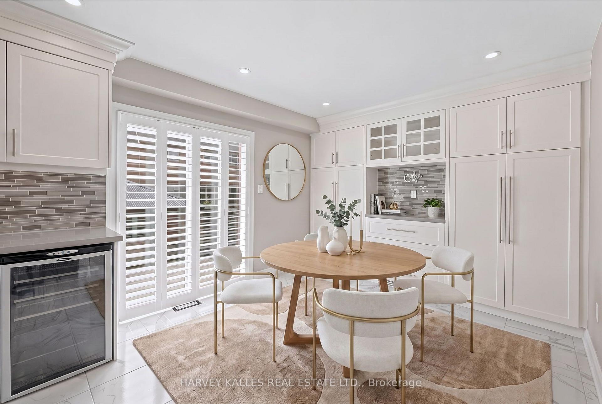 Photo 13 of 2033 Redstone Crescent, Oakville, Westmount — HOMEH