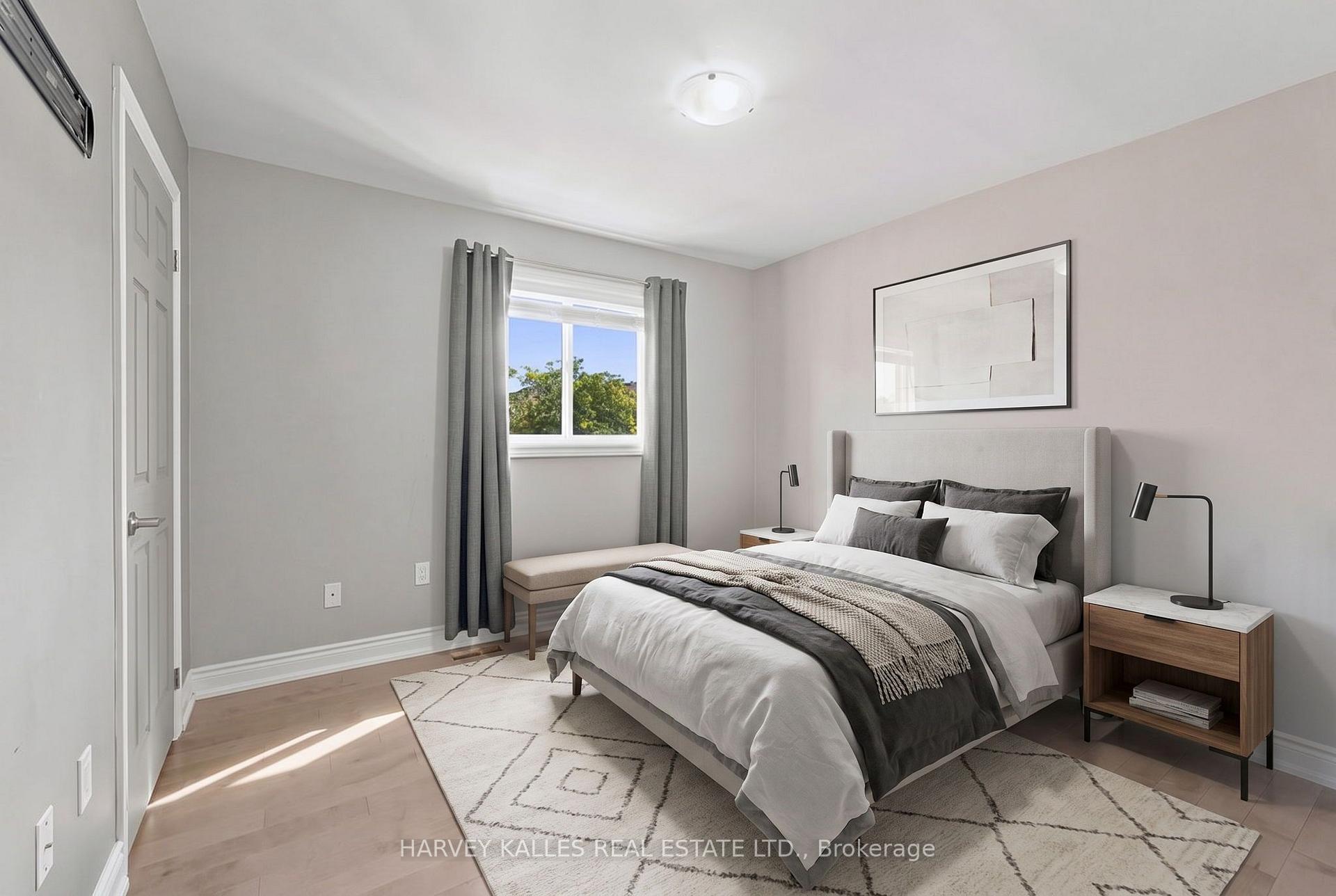 Photo 30 of 2033 Redstone Crescent, Oakville, Westmount — HOMEH