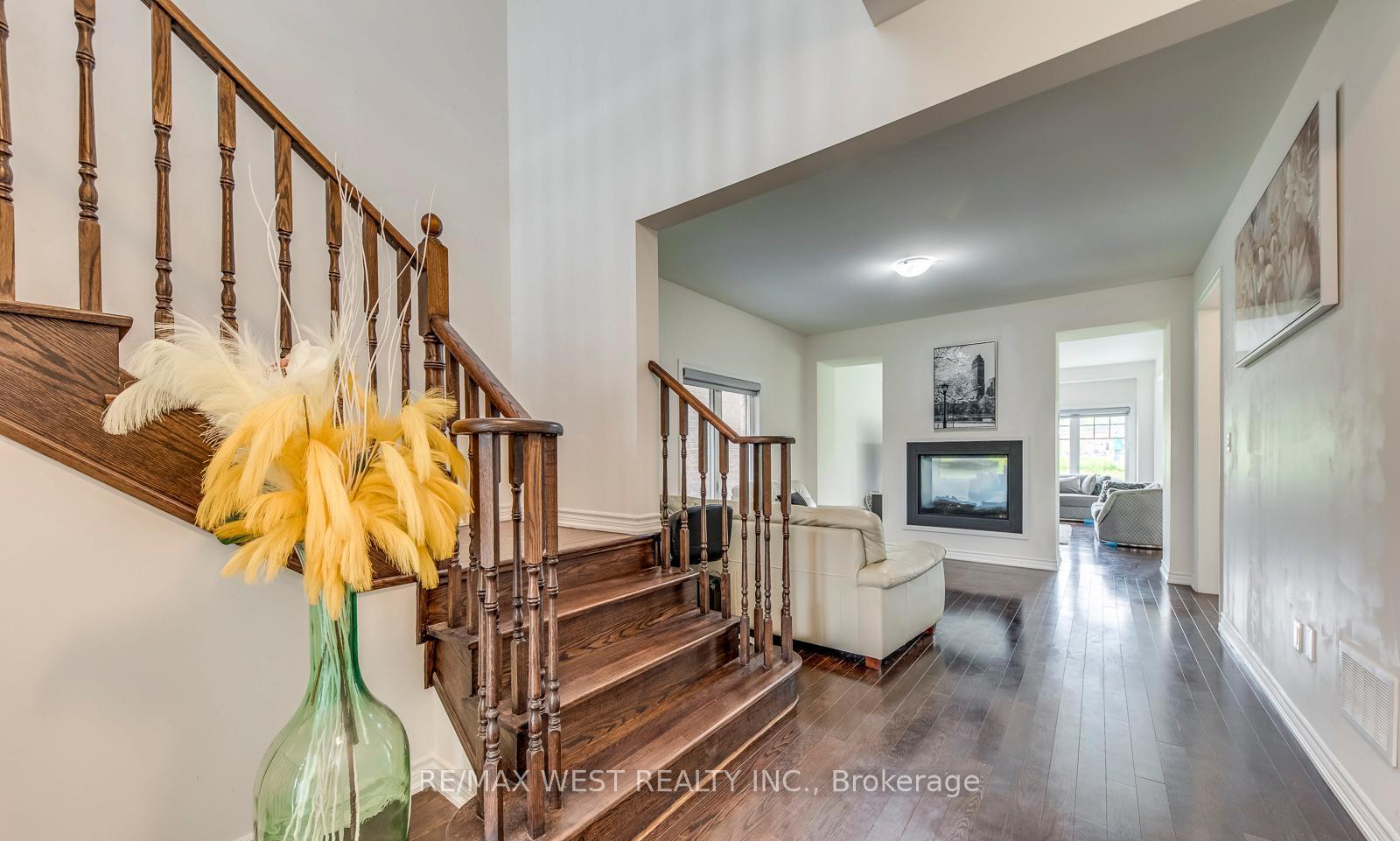 Photo 4 of 286 Danny Wheeler Boulevard, Georgina, Keswick North — HOMEH
