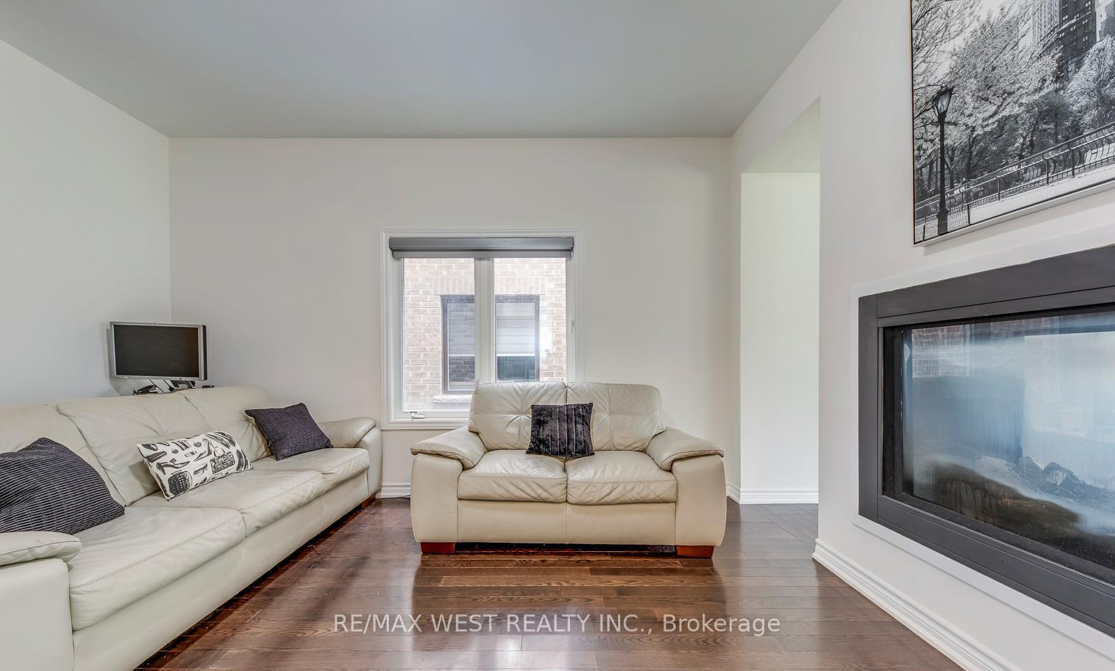 Photo 5 of 286 Danny Wheeler Boulevard, Georgina, Keswick North — HOMEH