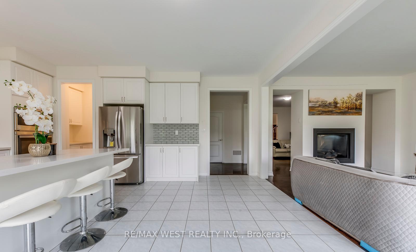 Photo 16 of 286 Danny Wheeler Boulevard, Georgina, Keswick North — HOMEH