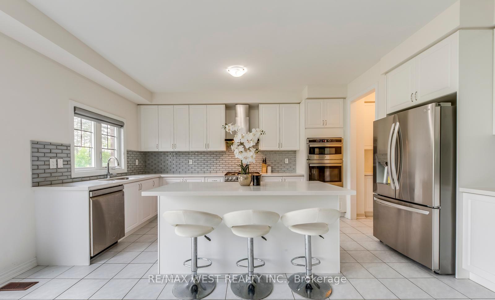 Photo 18 of 286 Danny Wheeler Boulevard, Georgina, Keswick North — HOMEH