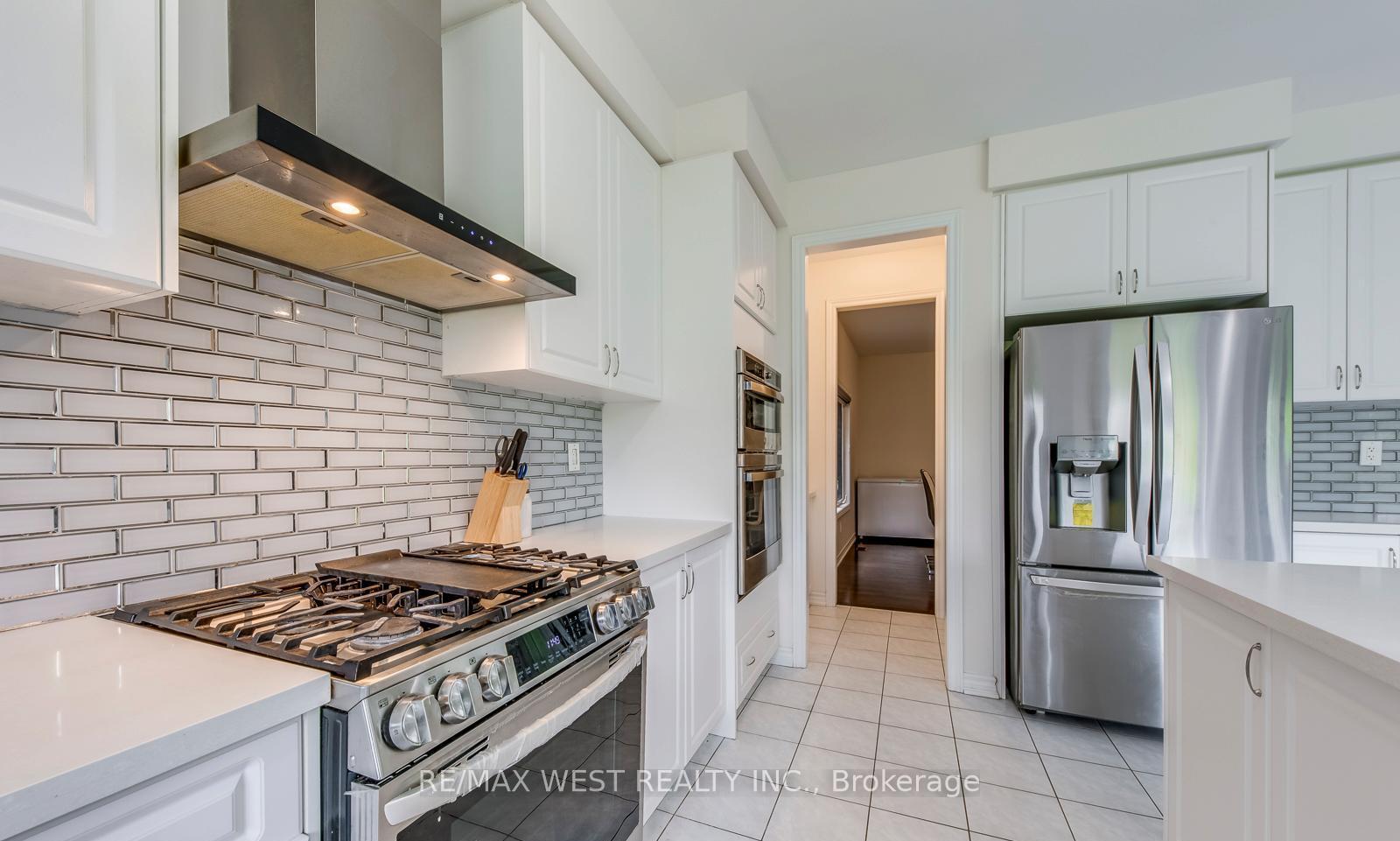 Photo 24 of 286 Danny Wheeler Boulevard, Georgina, Keswick North — HOMEH