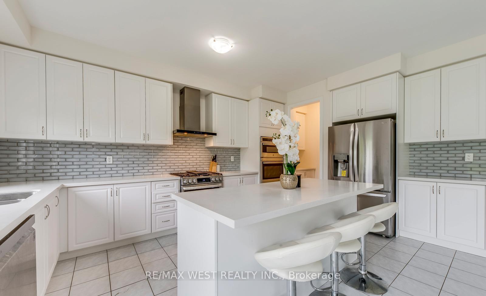 Photo 26 of 286 Danny Wheeler Boulevard, Georgina, Keswick North — HOMEH