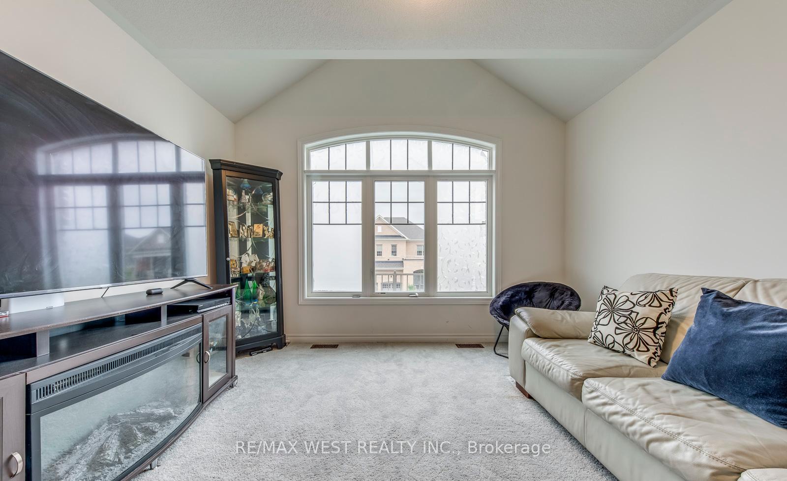 Photo 31 of 286 Danny Wheeler Boulevard, Georgina, Keswick North — HOMEH