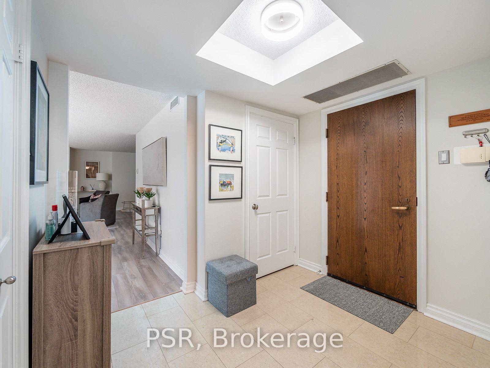 Photo 4 of Unit 602, 164 Cumberland Street, Toronto, The Annex — HOMEH