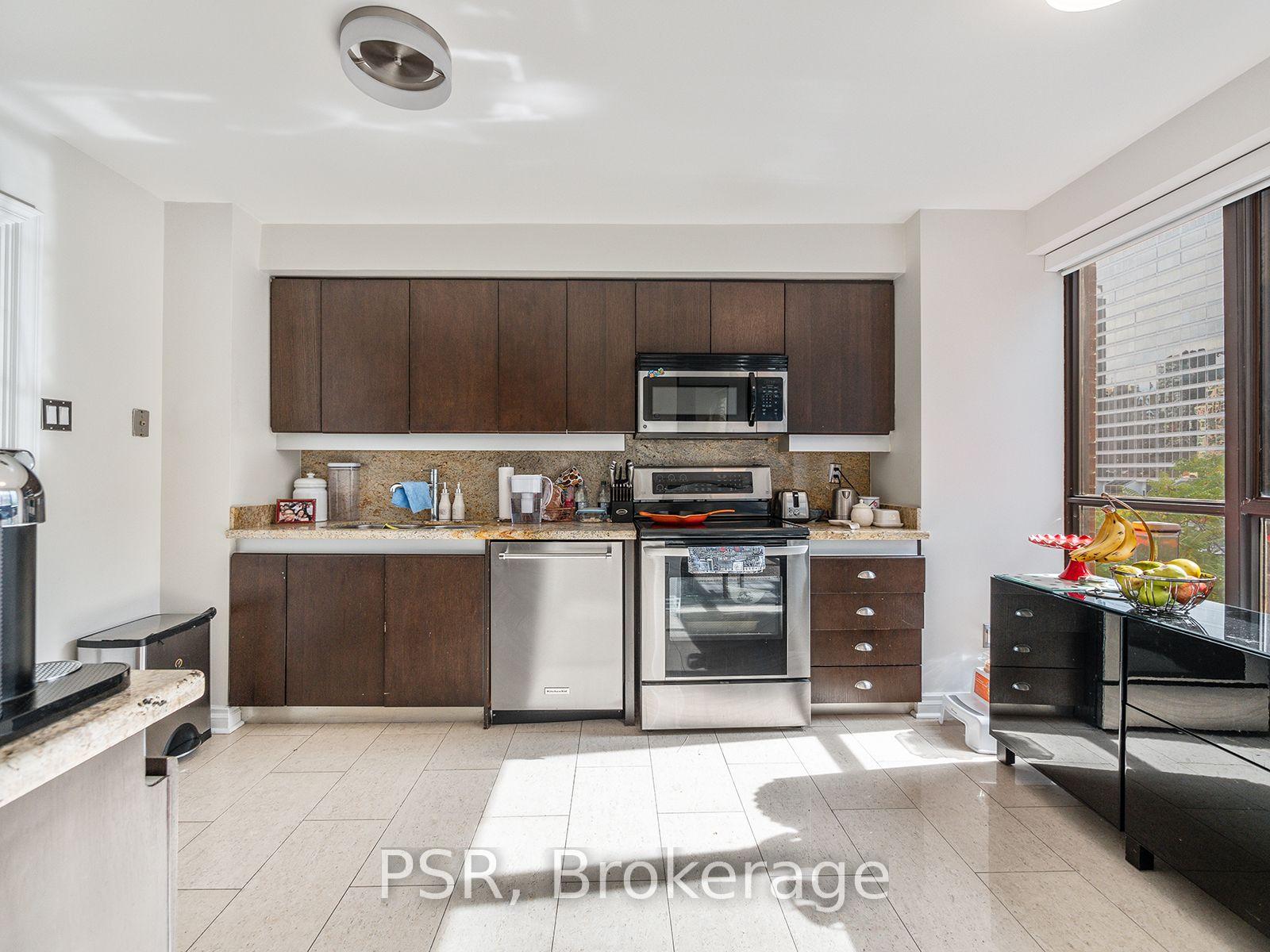 Photo 15 of Unit 602, 164 Cumberland Street, Toronto, The Annex — HOMEH