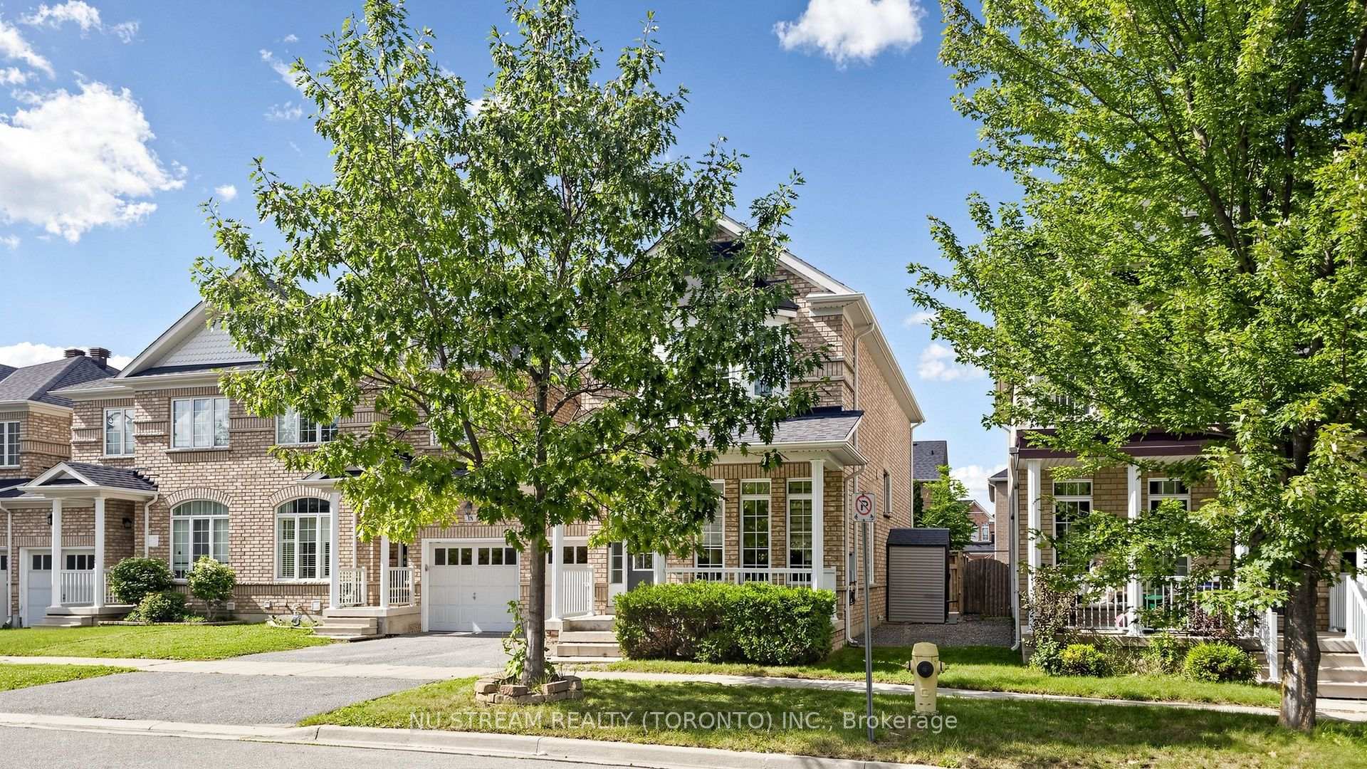 Photo 3 of 16 Radmore Place, Markham, Box Grove — HOMEH