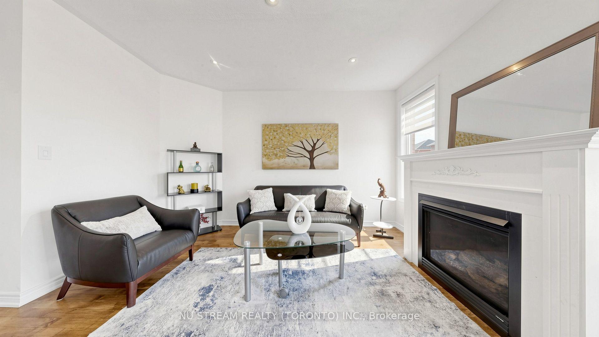 Photo 14 of 16 Radmore Place, Markham, Box Grove — HOMEH