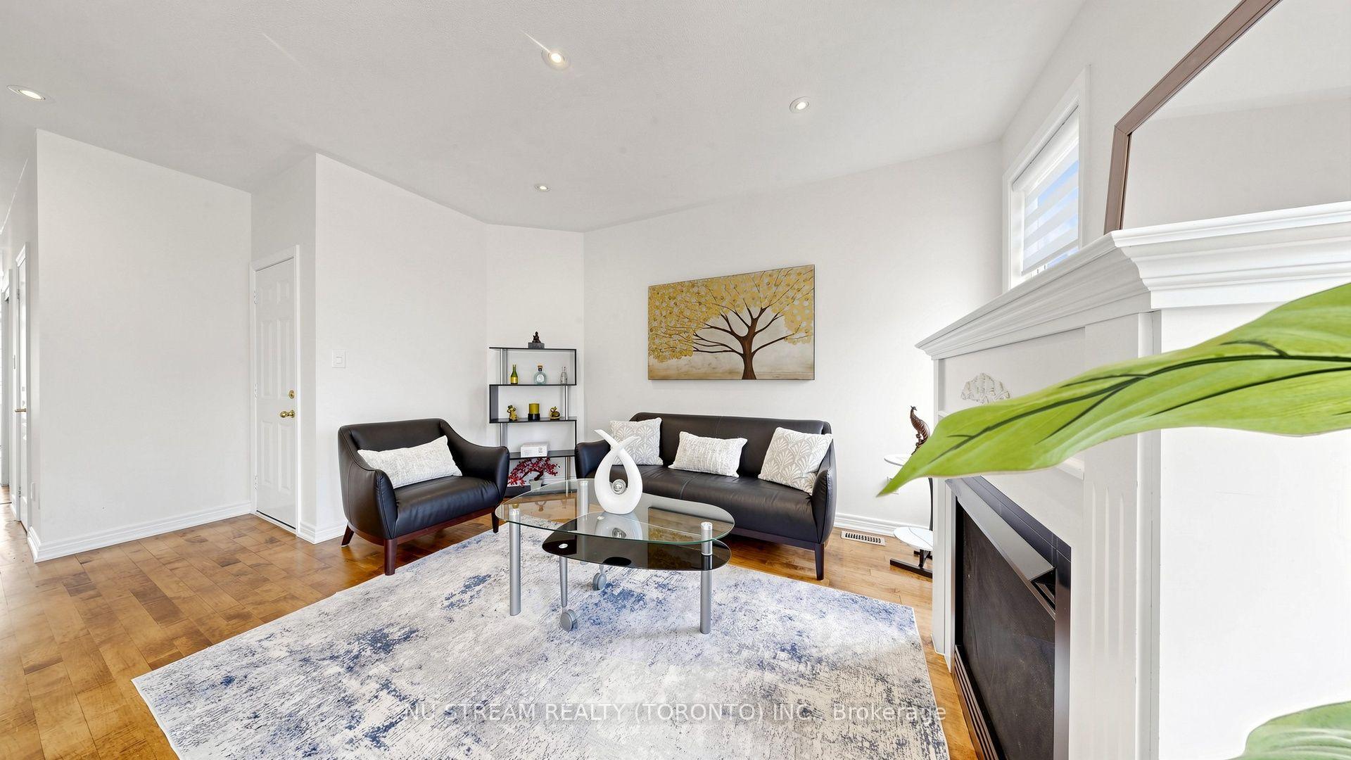Photo 15 of 16 Radmore Place, Markham, Box Grove — HOMEH