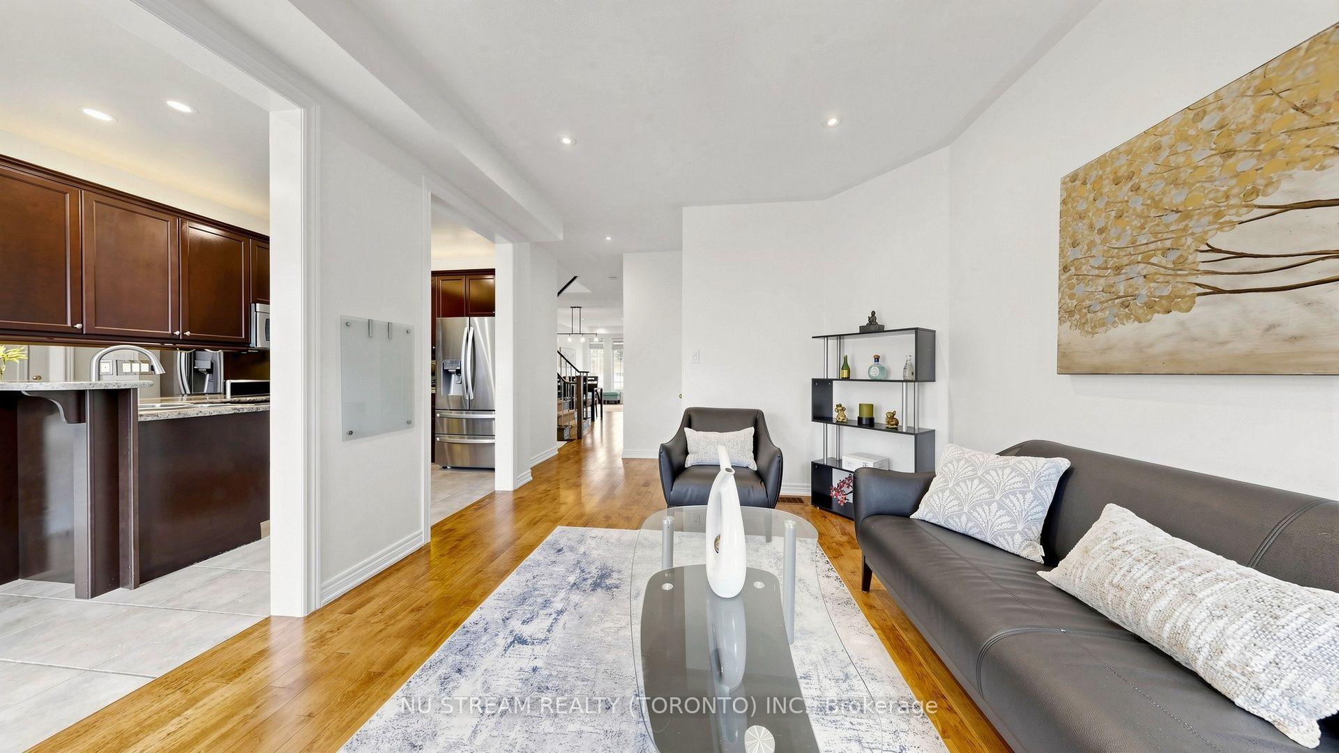 Photo 17 of 16 Radmore Place, Markham, Box Grove — HOMEH