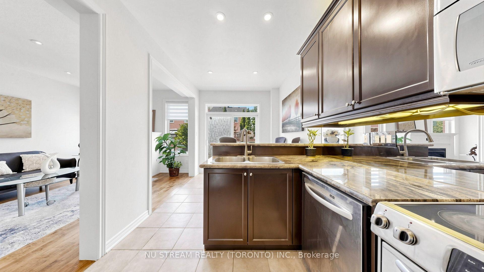 Photo 20 of 16 Radmore Place, Markham, Box Grove — HOMEH