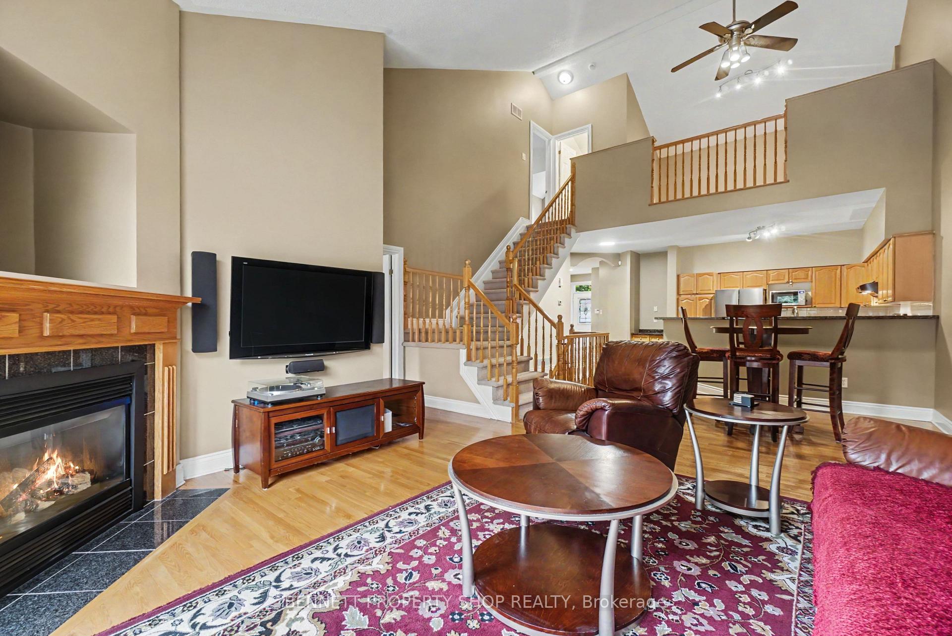 Photo 2 of 39 Foulis Crescent, Ottawa, Kanata - Katimavik — HOMEH