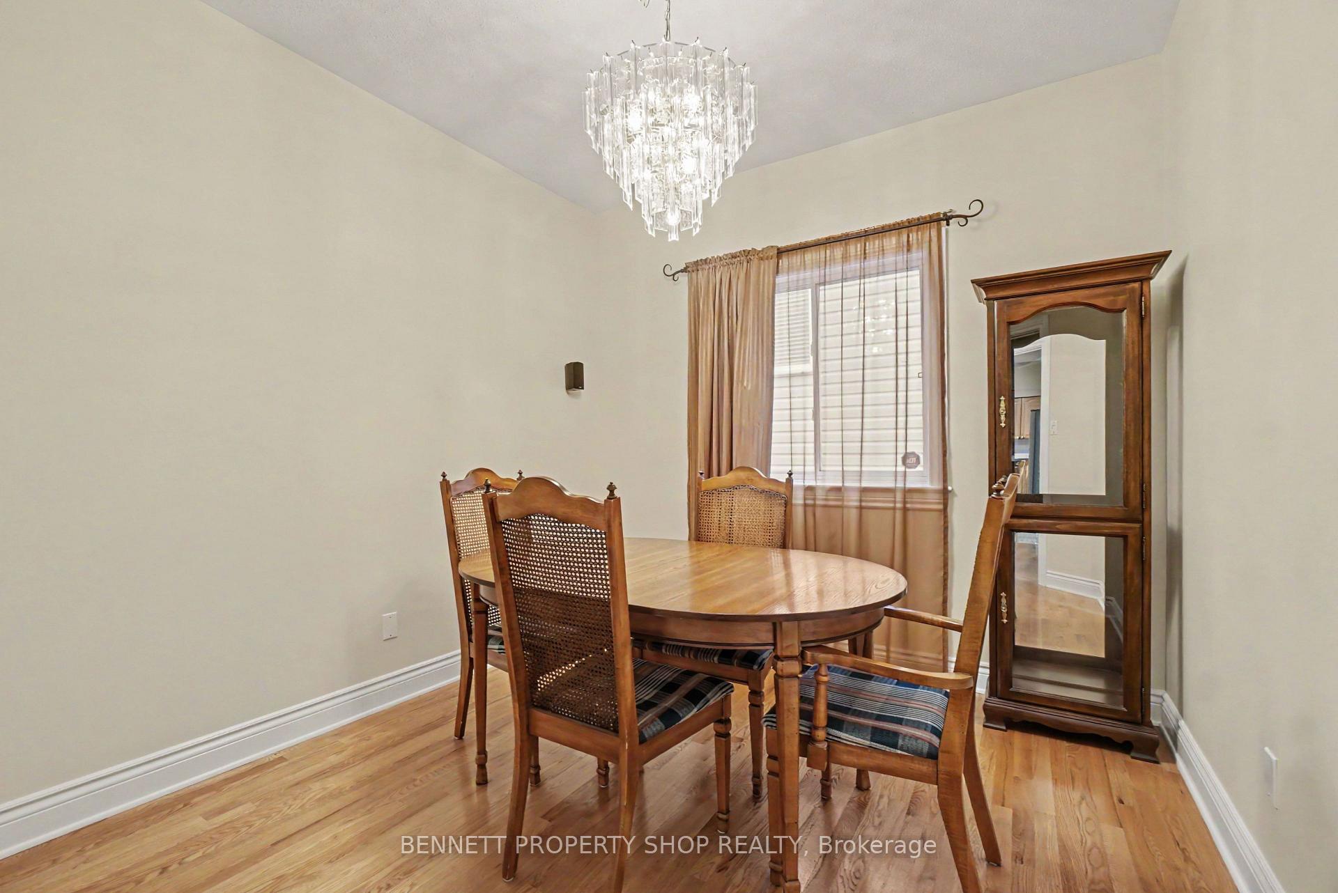 Photo 10 of 39 Foulis Crescent, Ottawa, Kanata - Katimavik — HOMEH