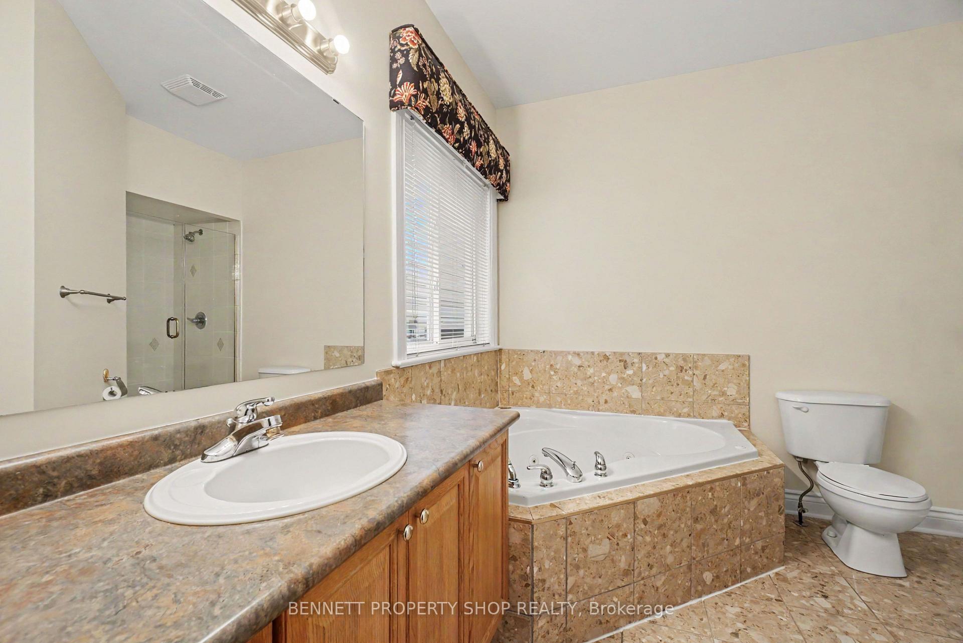 Photo 18 of 39 Foulis Crescent, Ottawa, Kanata - Katimavik — HOMEH