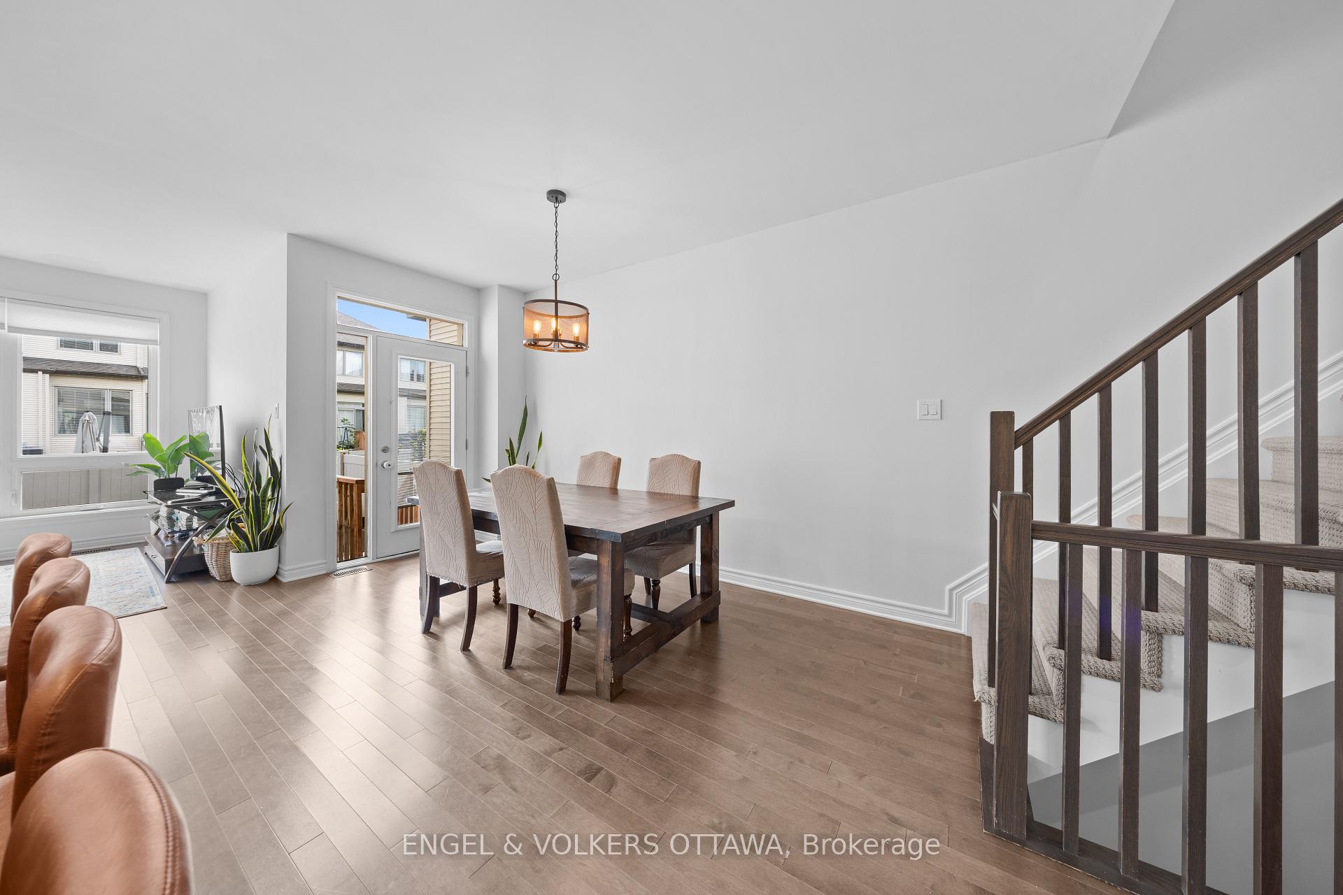 Photo 11 of 519 Borbridge Avenue, Ottawa, Riverside South/Gloucester Glen — HOMEH
