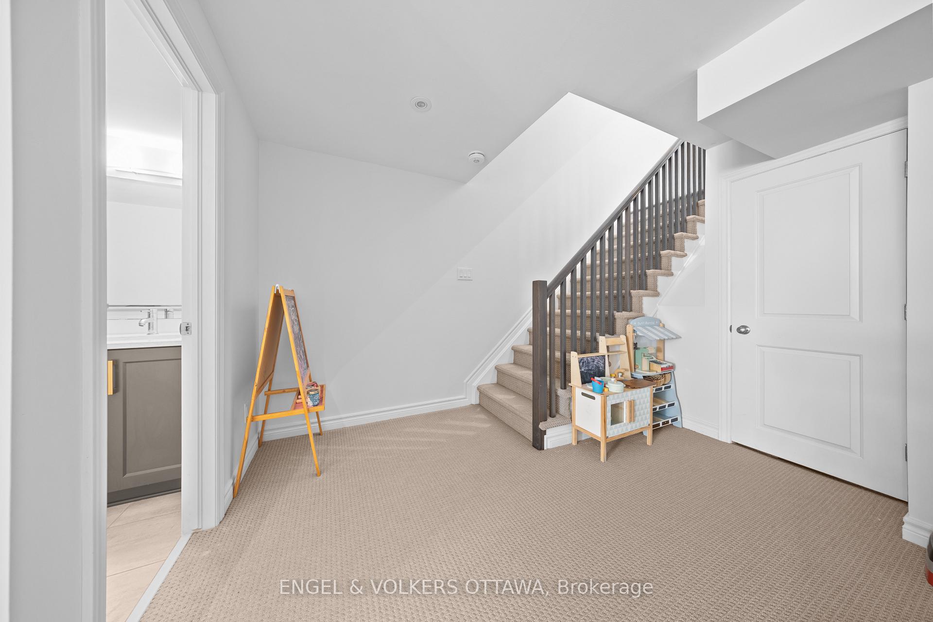 Photo 25 of 519 Borbridge Avenue, Ottawa, Riverside South/Gloucester Glen — HOMEH