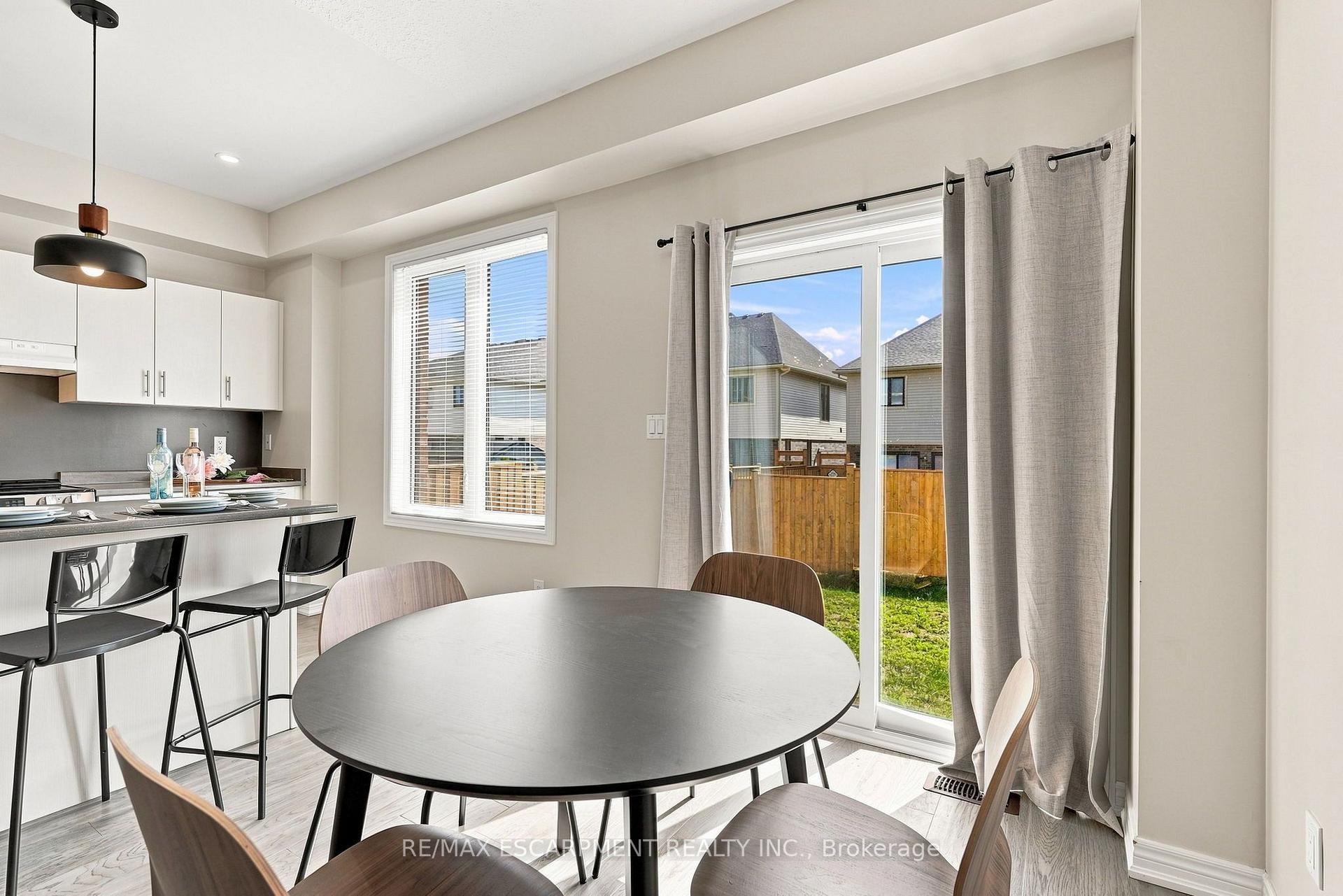Photo 11 of 19 Mia Drive, Hamilton, Jerome — HOMEH