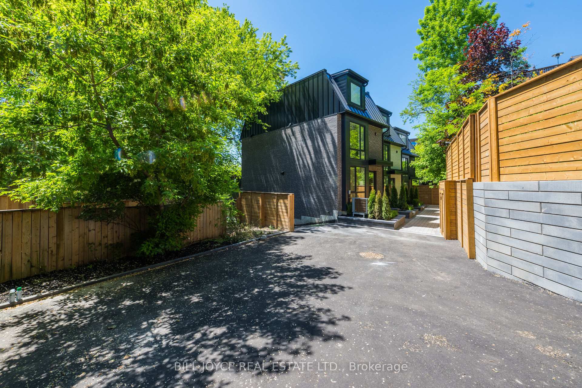 Photo 3 of 350 Lee Avenue, Toronto, The Beaches — HOMEH