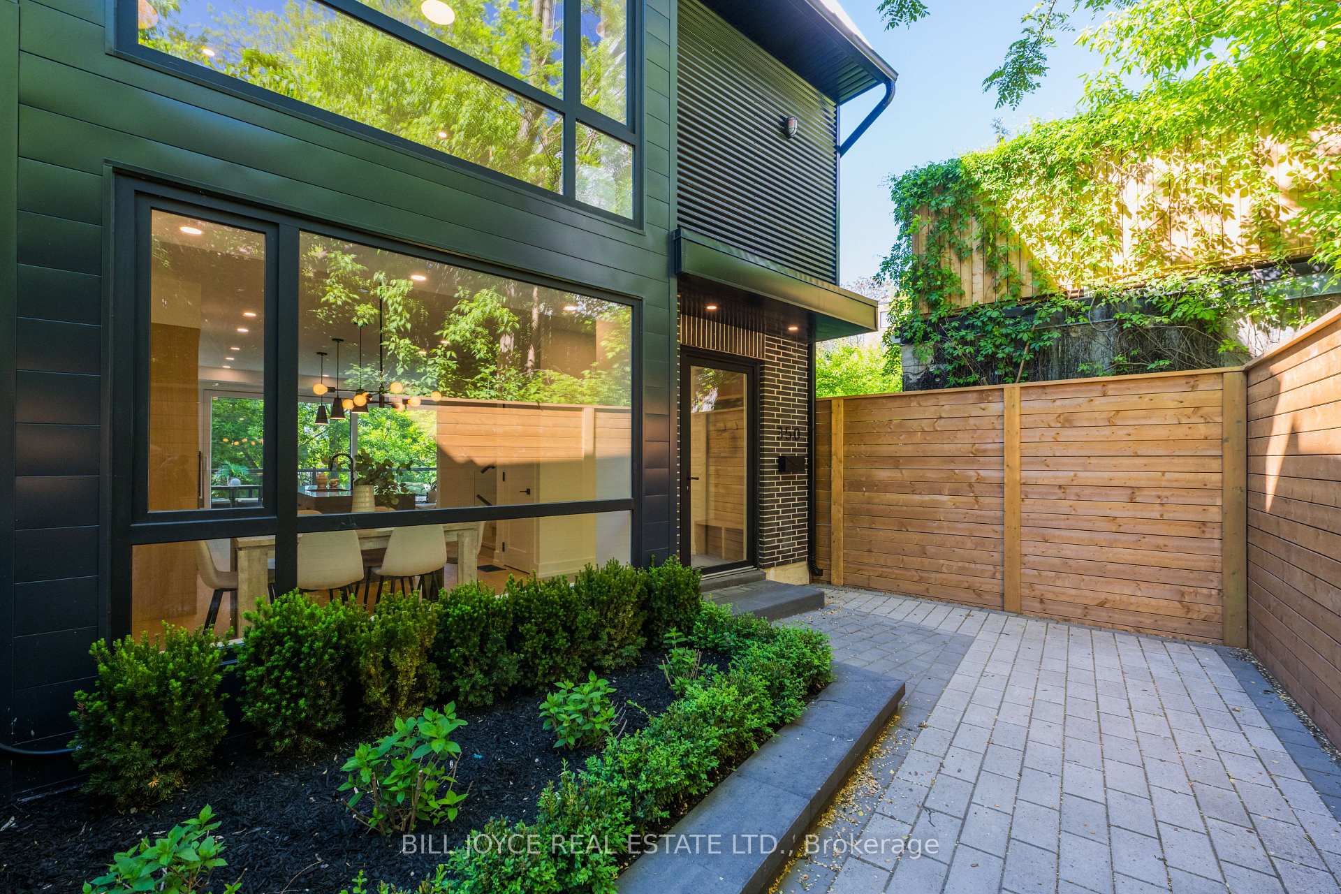 Photo 6 of 350 Lee Avenue, Toronto, The Beaches — HOMEH