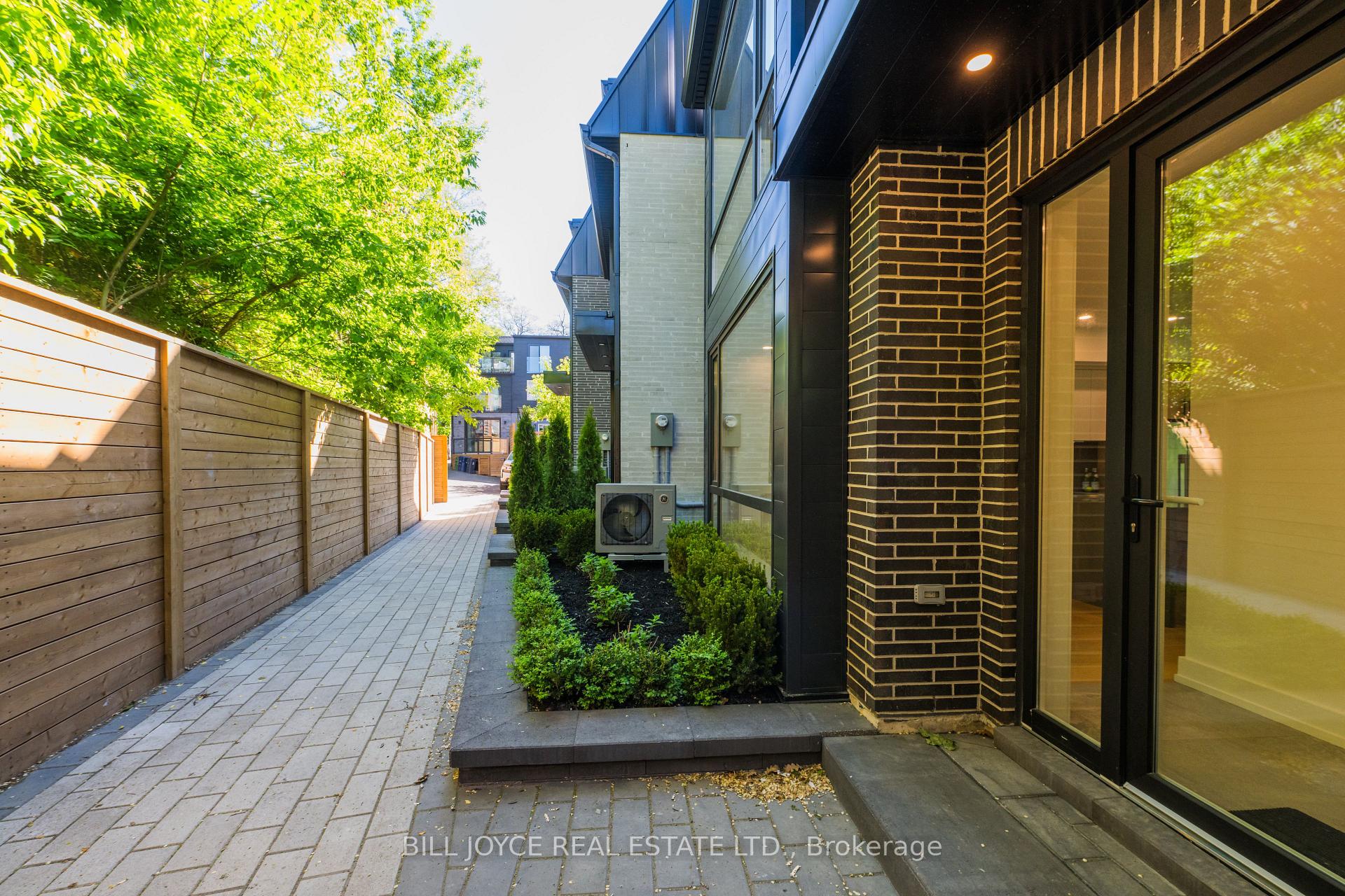 Photo 7 of 350 Lee Avenue, Toronto, The Beaches — HOMEH