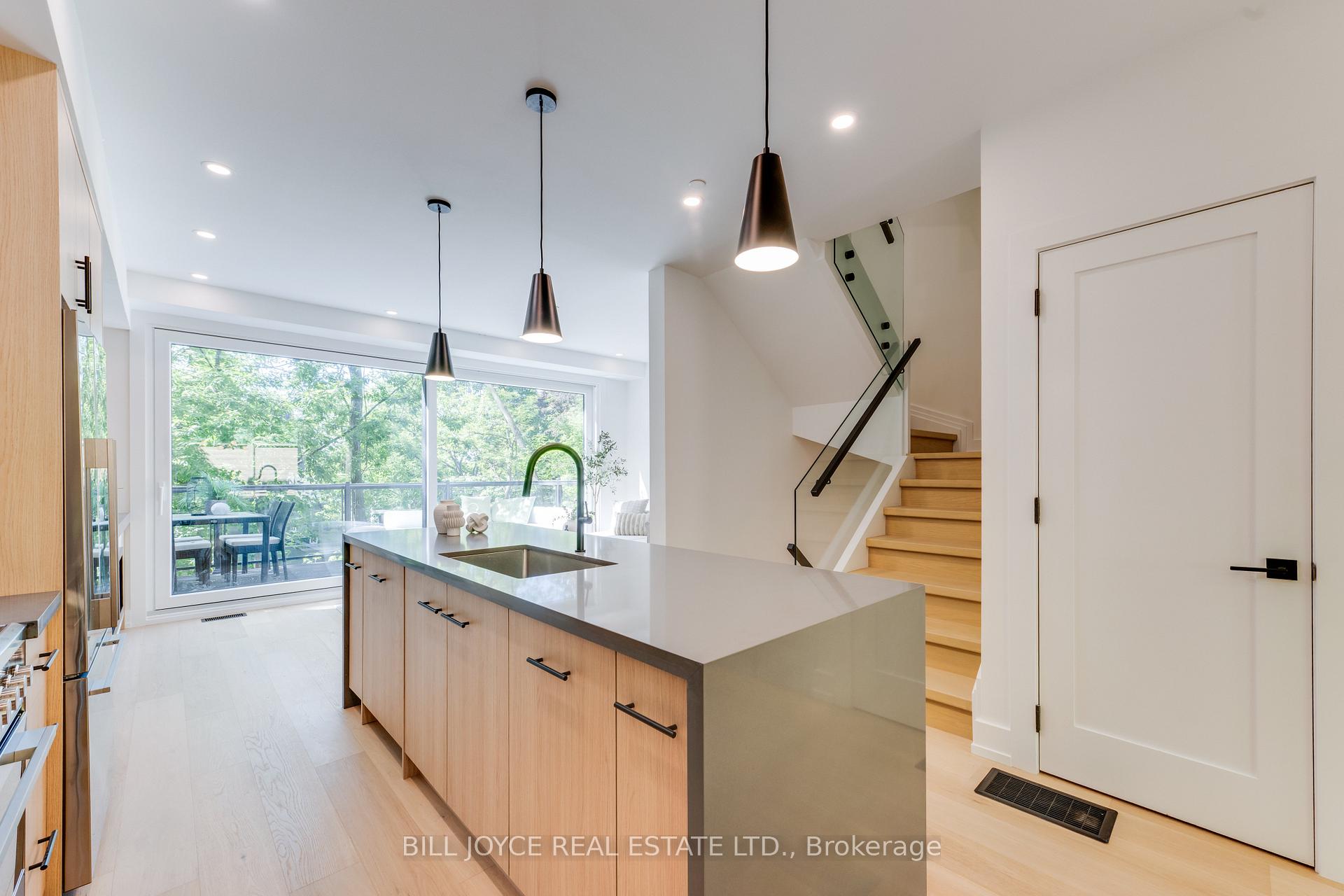 Photo 13 of 350 Lee Avenue, Toronto, The Beaches — HOMEH