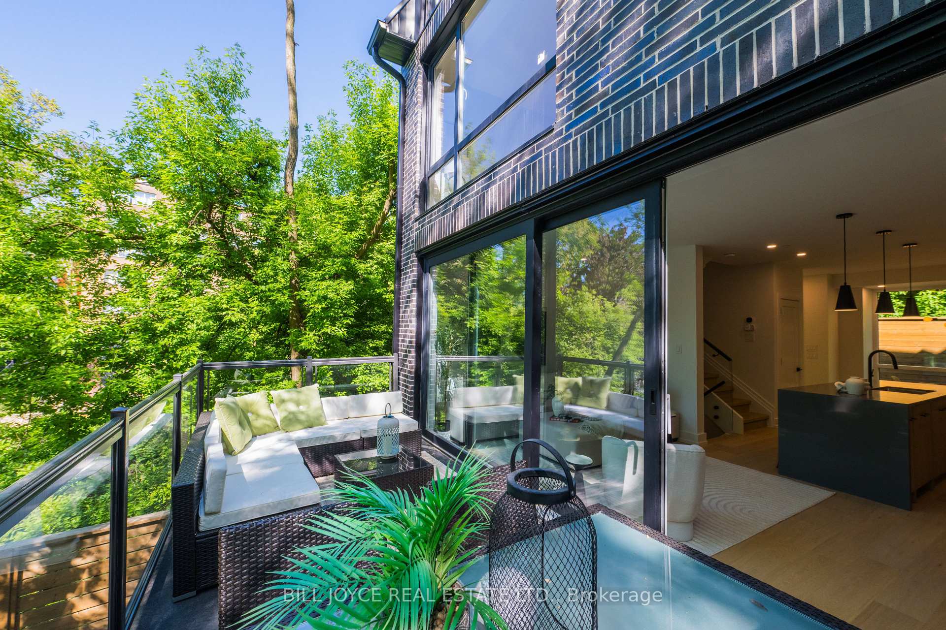 Photo 17 of 350 Lee Avenue, Toronto, The Beaches — HOMEH