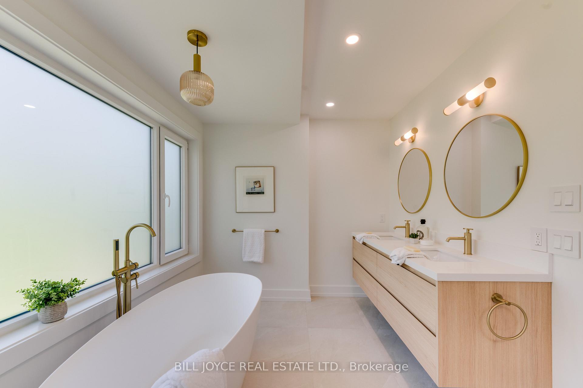 Photo 34 of 350 Lee Avenue, Toronto, The Beaches — HOMEH