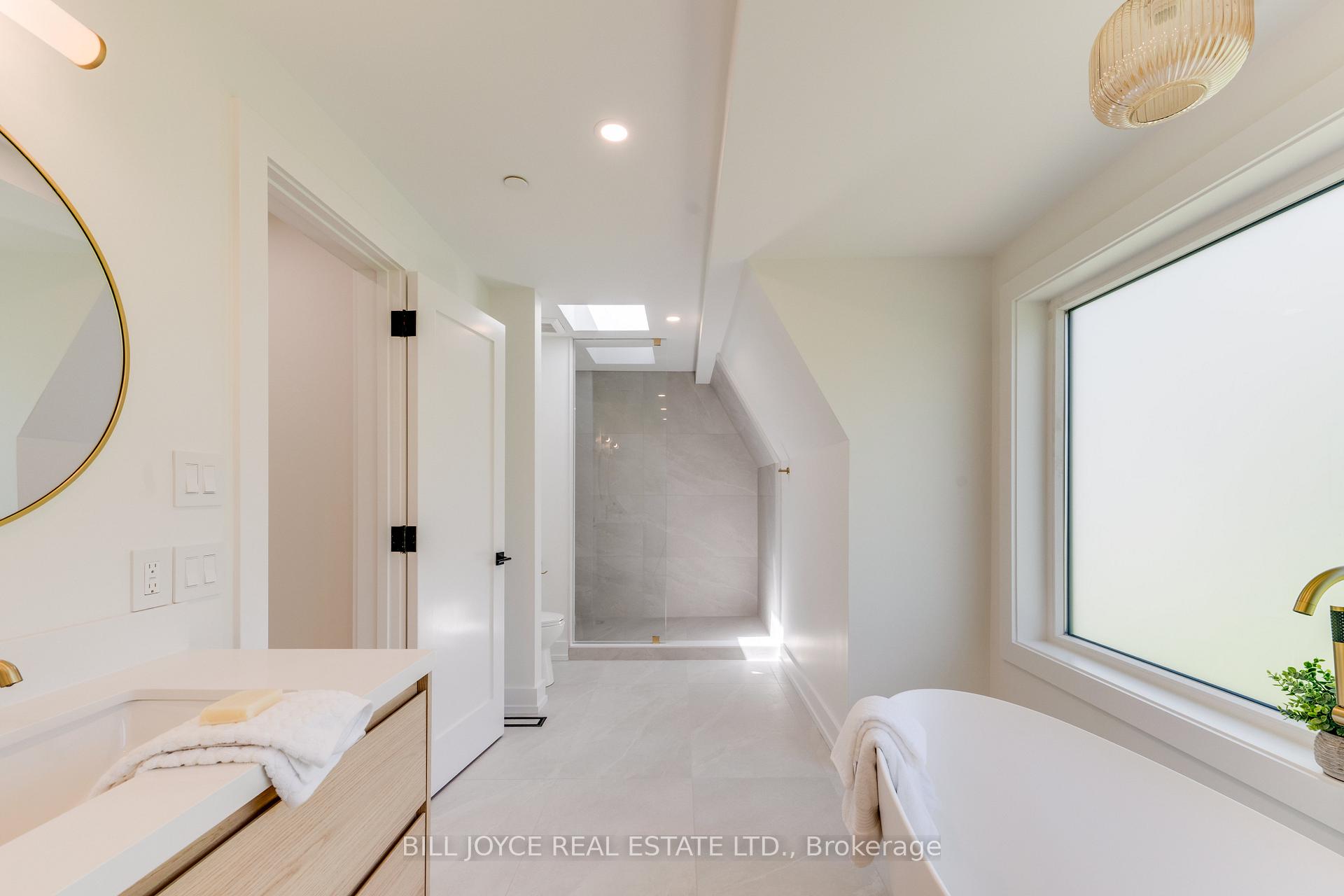 Photo 35 of 350 Lee Avenue, Toronto, The Beaches — HOMEH