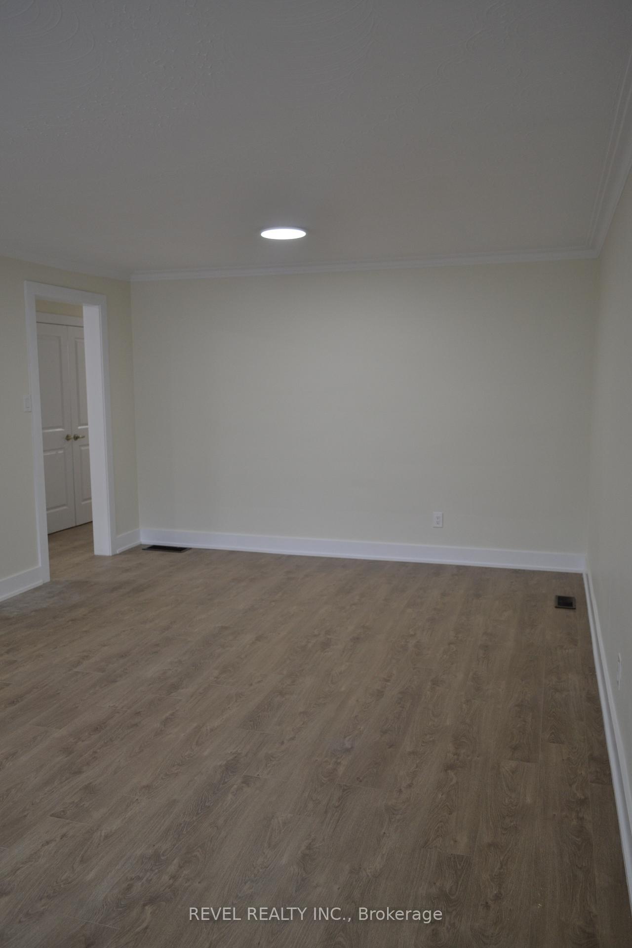 Photo 6 of 15 Cedar Brae Boulevard, Scarborough, Eglinton East — HOMEH