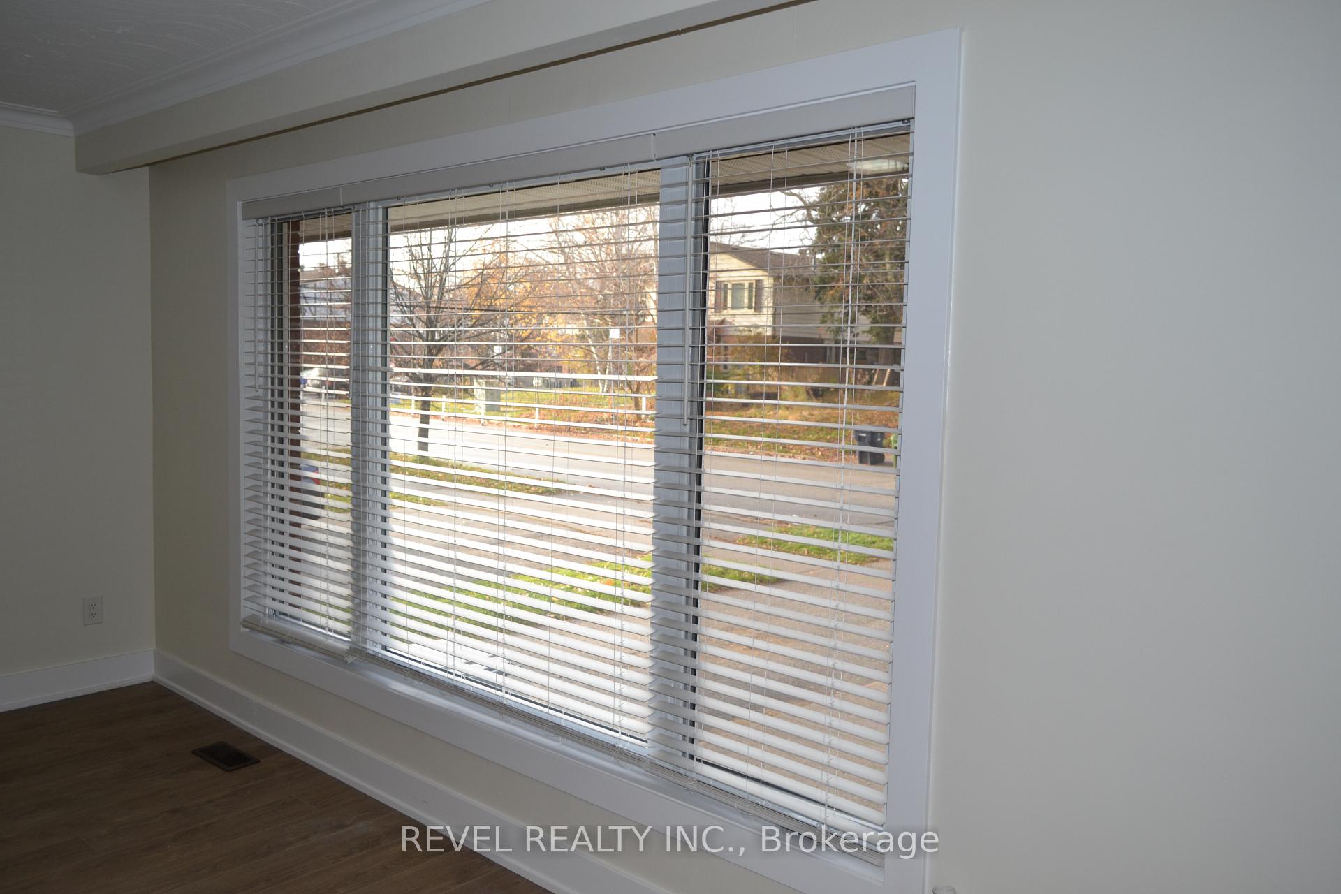 Photo 8 of 15 Cedar Brae Boulevard, Scarborough, Eglinton East — HOMEH