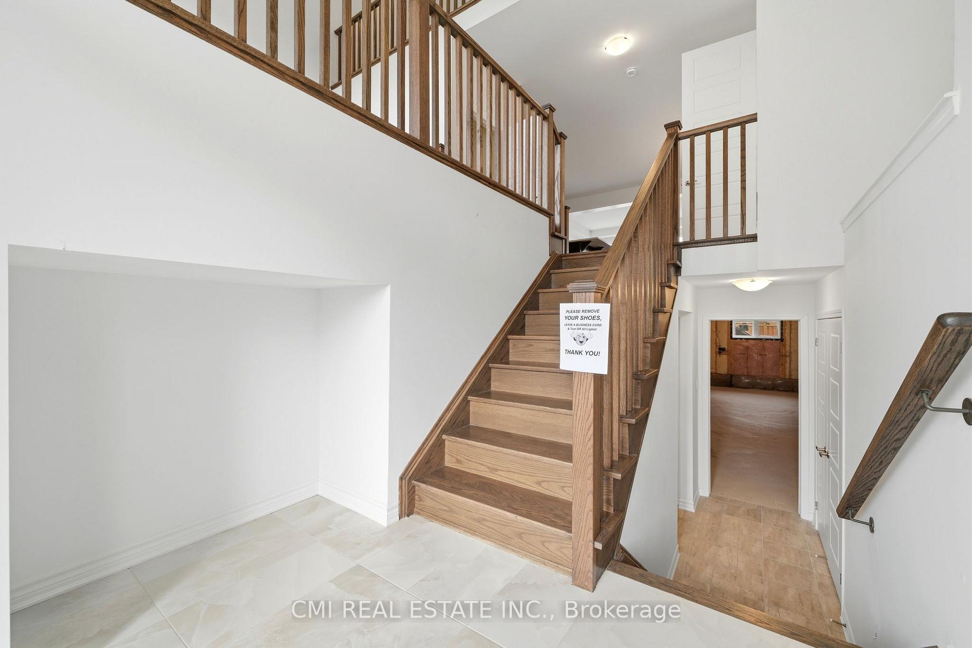 Photo 6 of 656 Newlove Street, Innisfil, Rural Innisfil — HOMEH