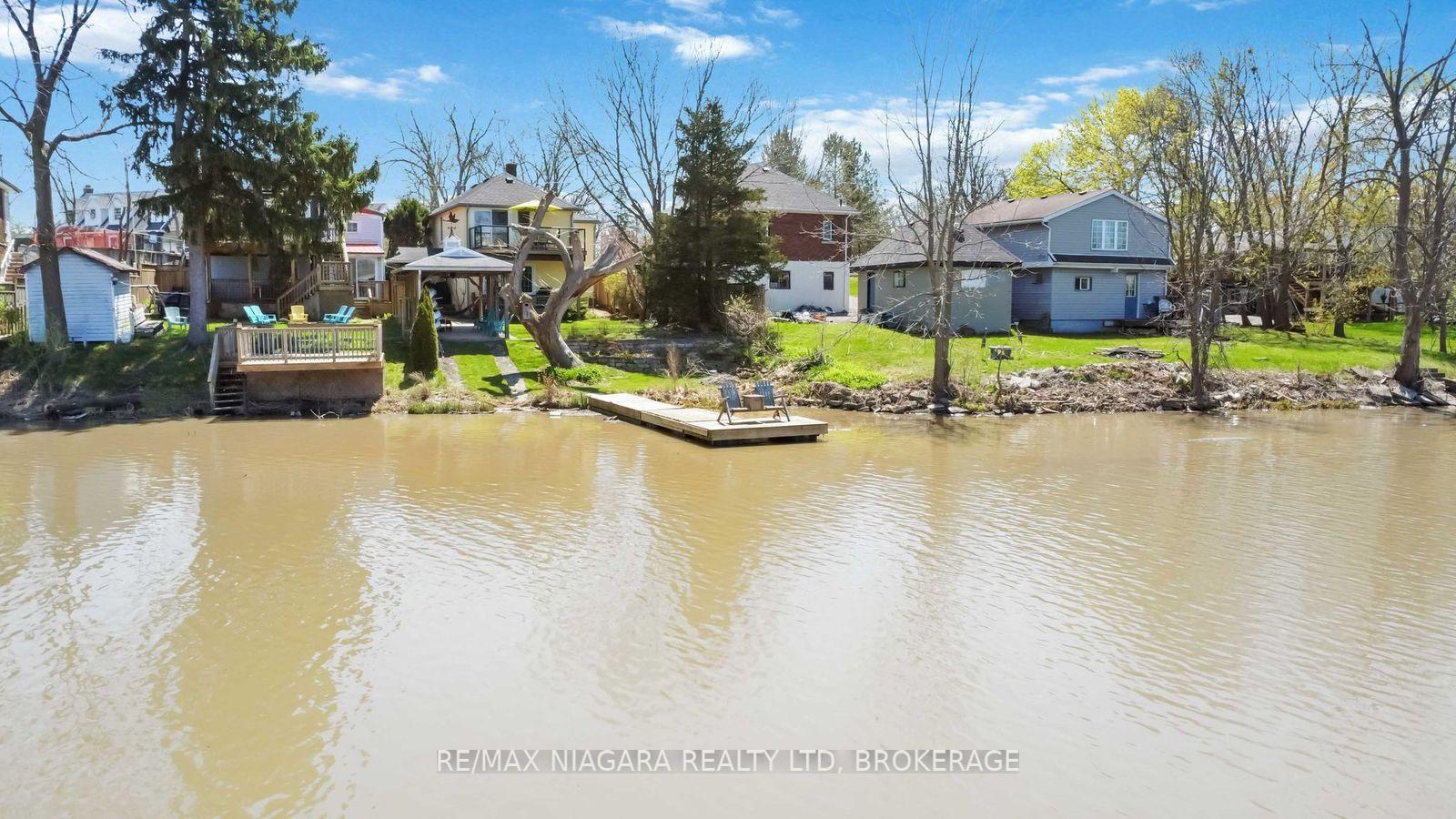 Photo 10 of 70 Riverside Drive, Welland, Broadway — HOMEH