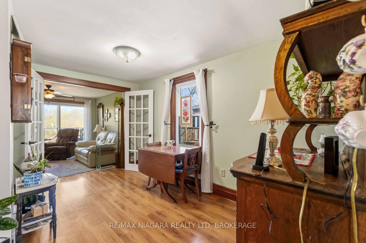 Photo 21 of 70 Riverside Drive, Welland, Broadway — HOMEH