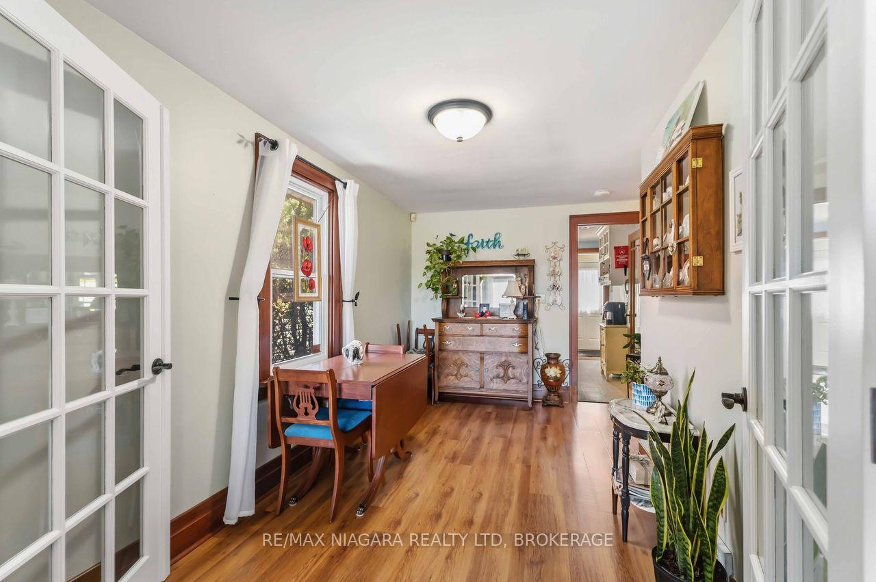 Photo 22 of 70 Riverside Drive, Welland, Broadway — HOMEH