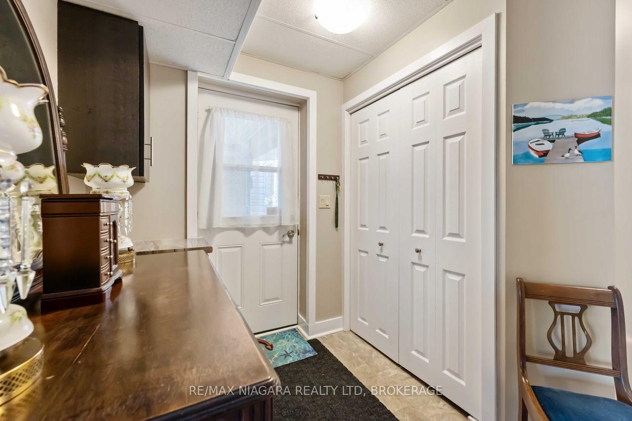 Photo 32 of 70 Riverside Drive, Welland, Broadway — HOMEH