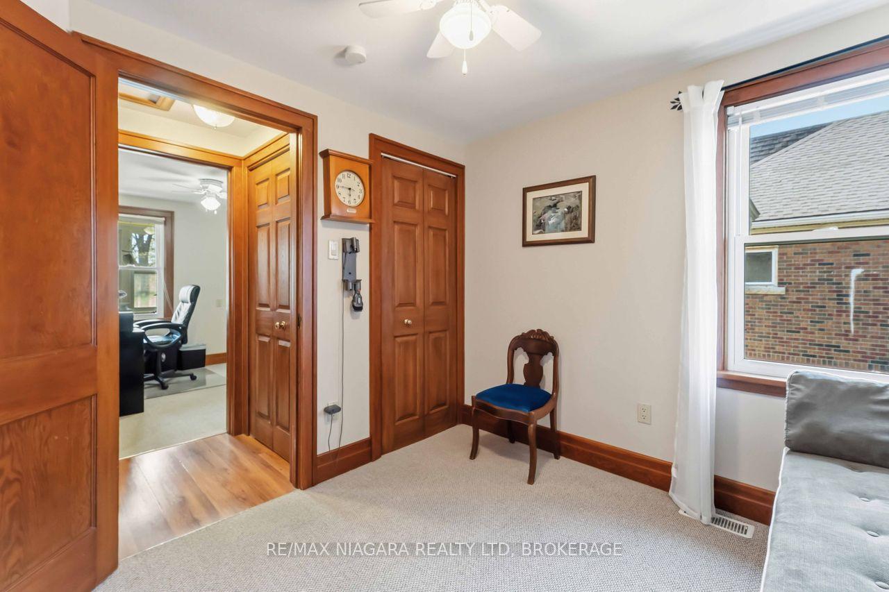 Photo 38 of 70 Riverside Drive, Welland, Broadway — HOMEH