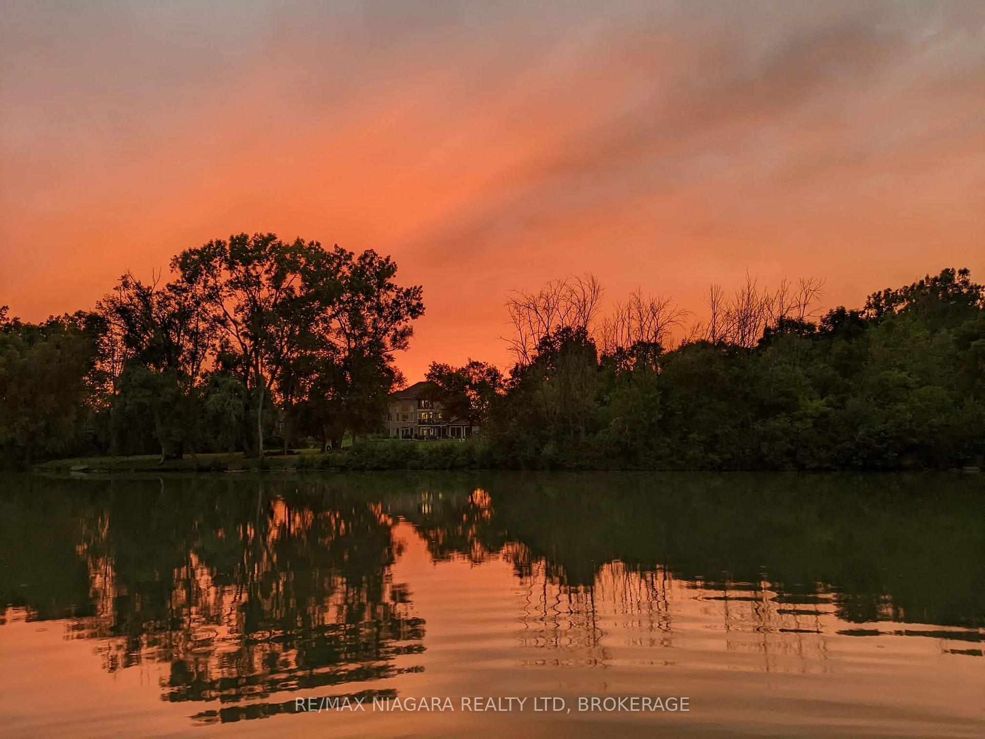 Photo 45 of 70 Riverside Drive, Welland, Broadway — HOMEH