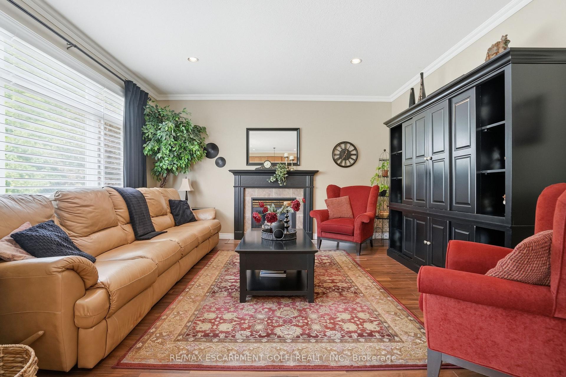 Photo 21 of 26 Shadetree Crescent, Hamilton, Stoney Creek Mountain — HOMEH