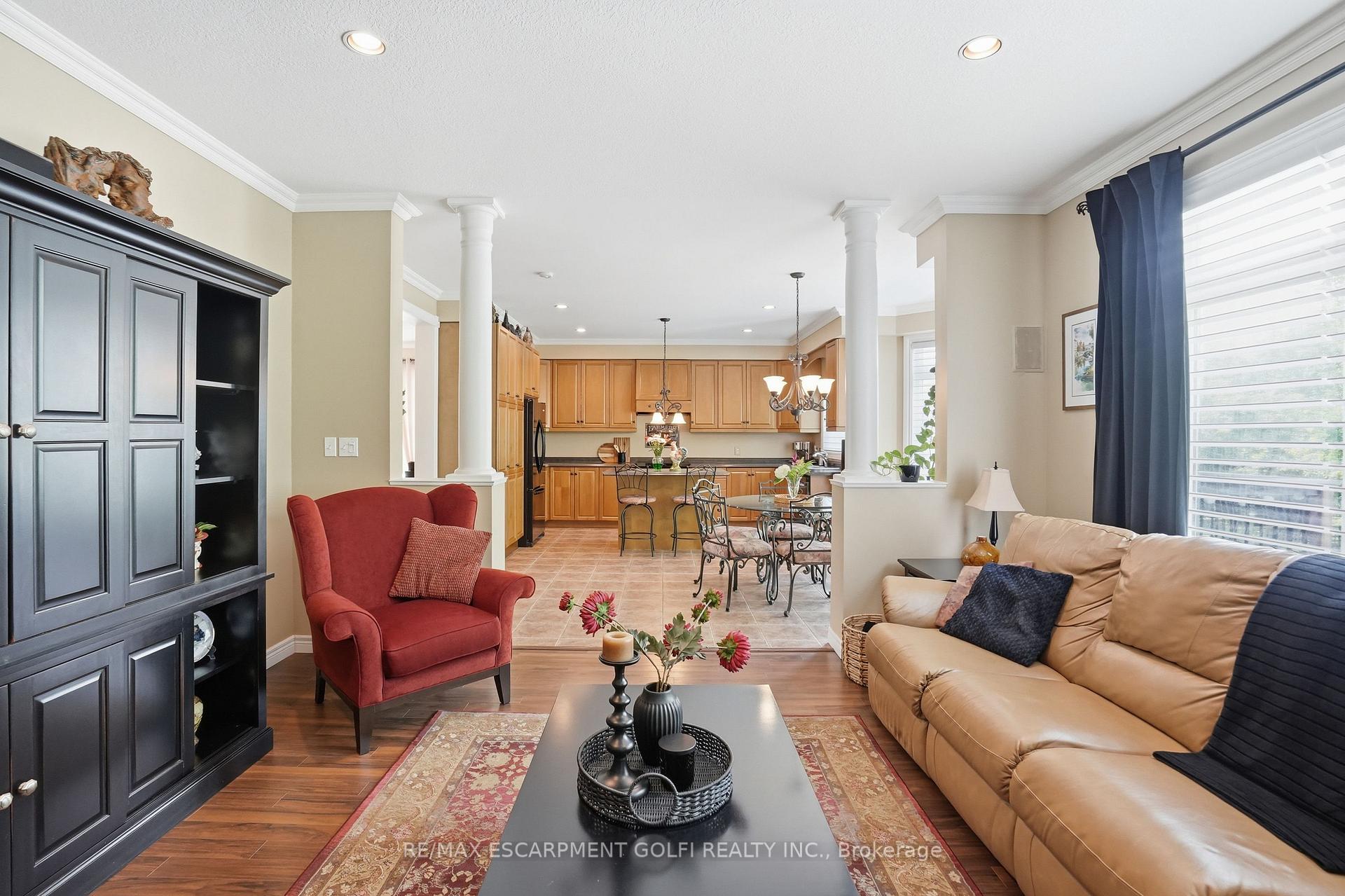 Photo 22 of 26 Shadetree Crescent, Hamilton, Stoney Creek Mountain — HOMEH